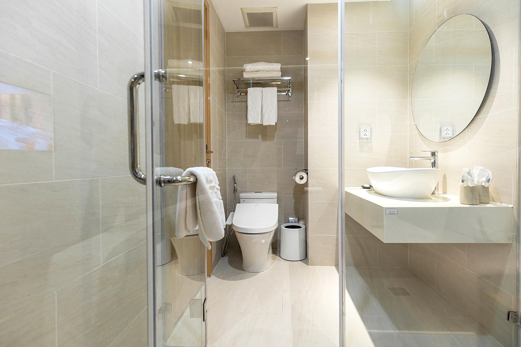 KOVIE HOTEL Standard King Room 3