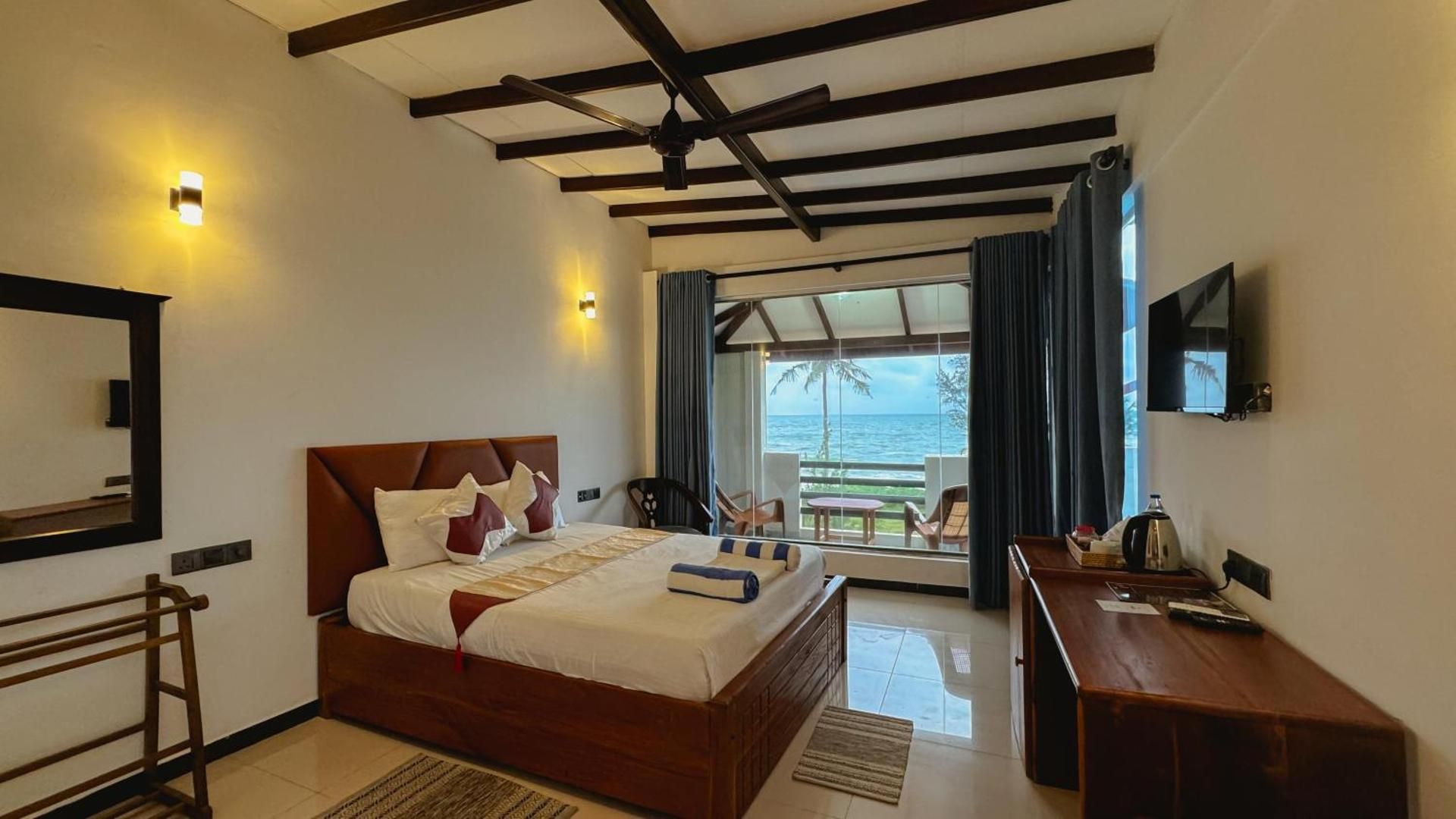 One-Bedroom Apartment with Sea View