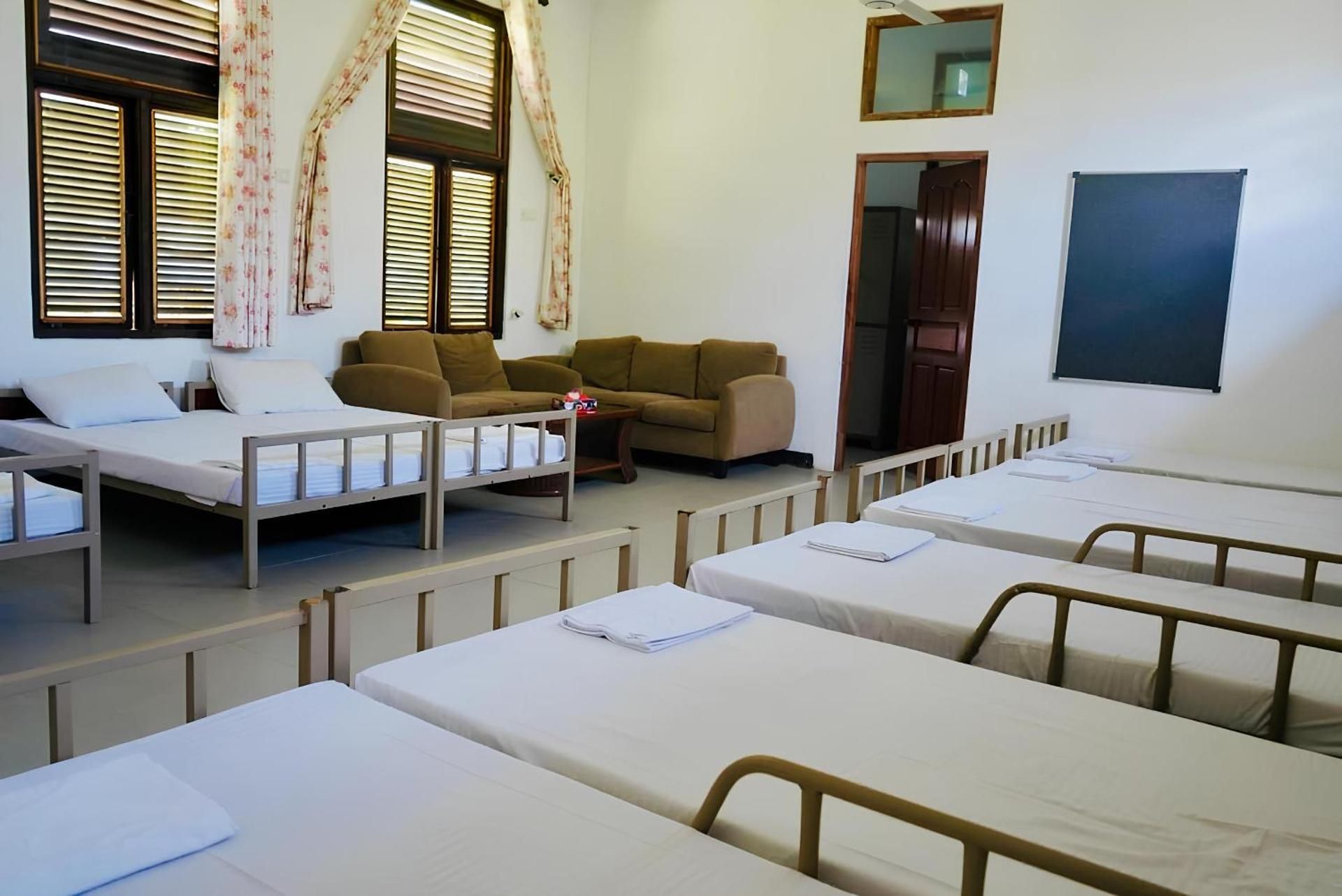 Amaluna Resort Mixed Dormitory Room 2