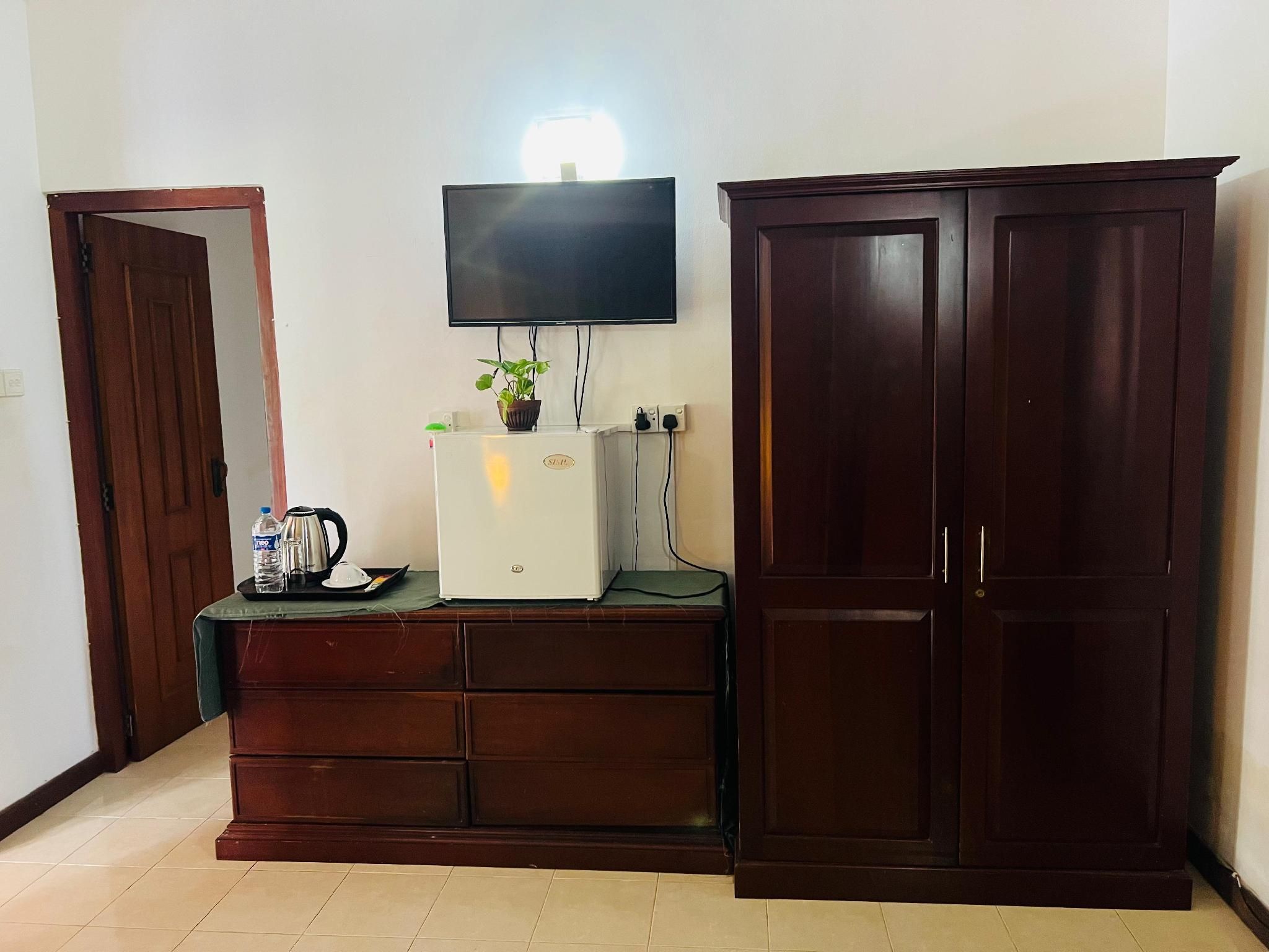 Stanadard Double Bed (A Building)