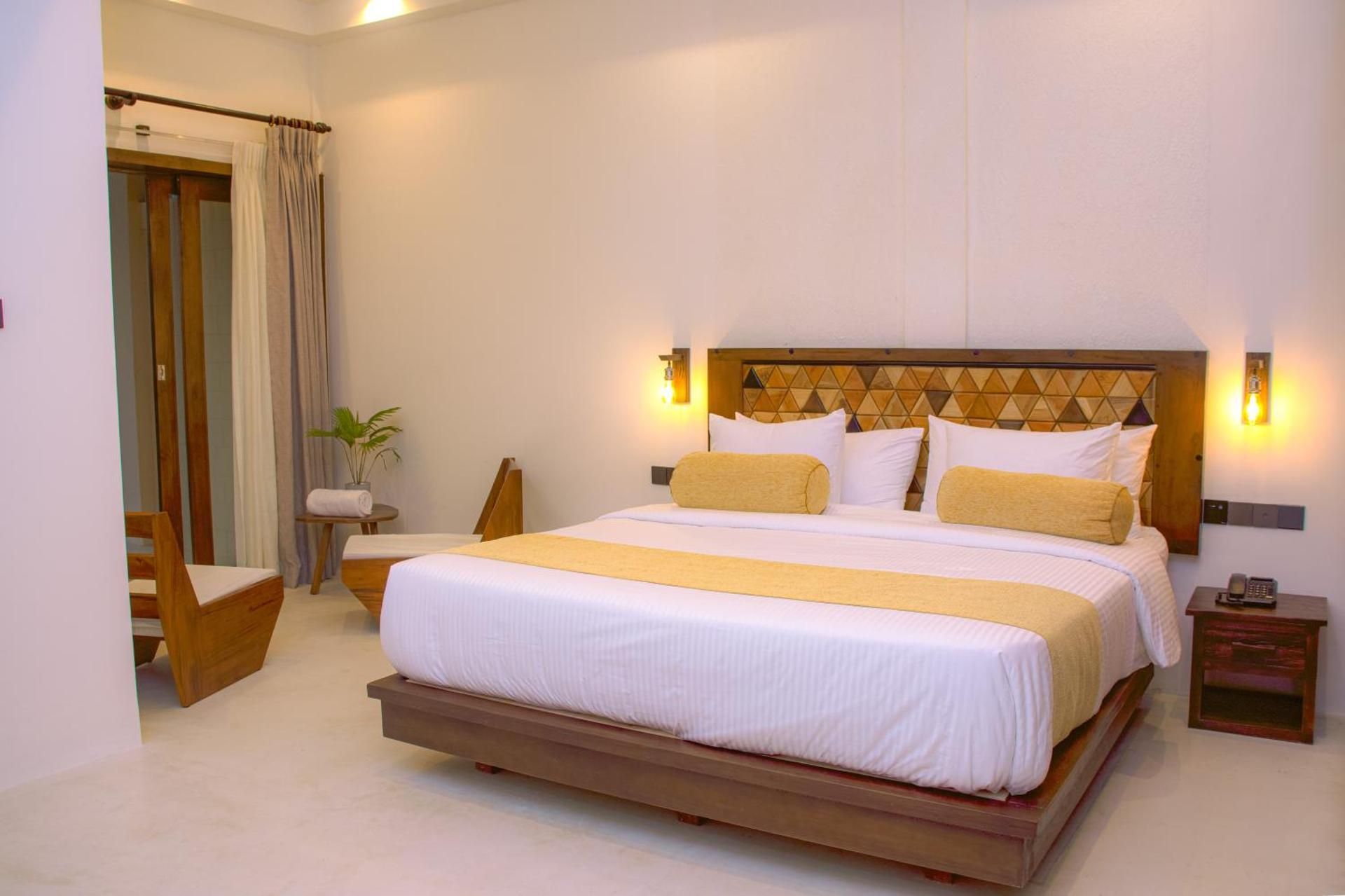 Deluxe King Room