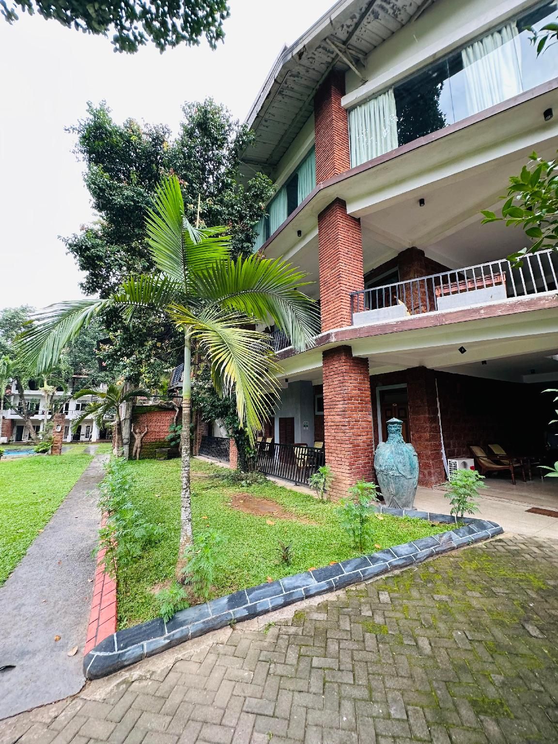 Airport Heritage Hotel