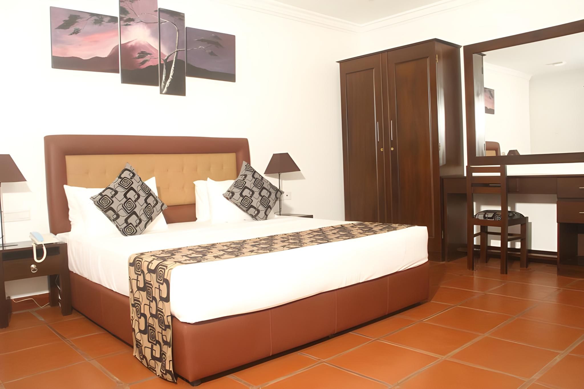 Deluxe Triple Room (free pickup)