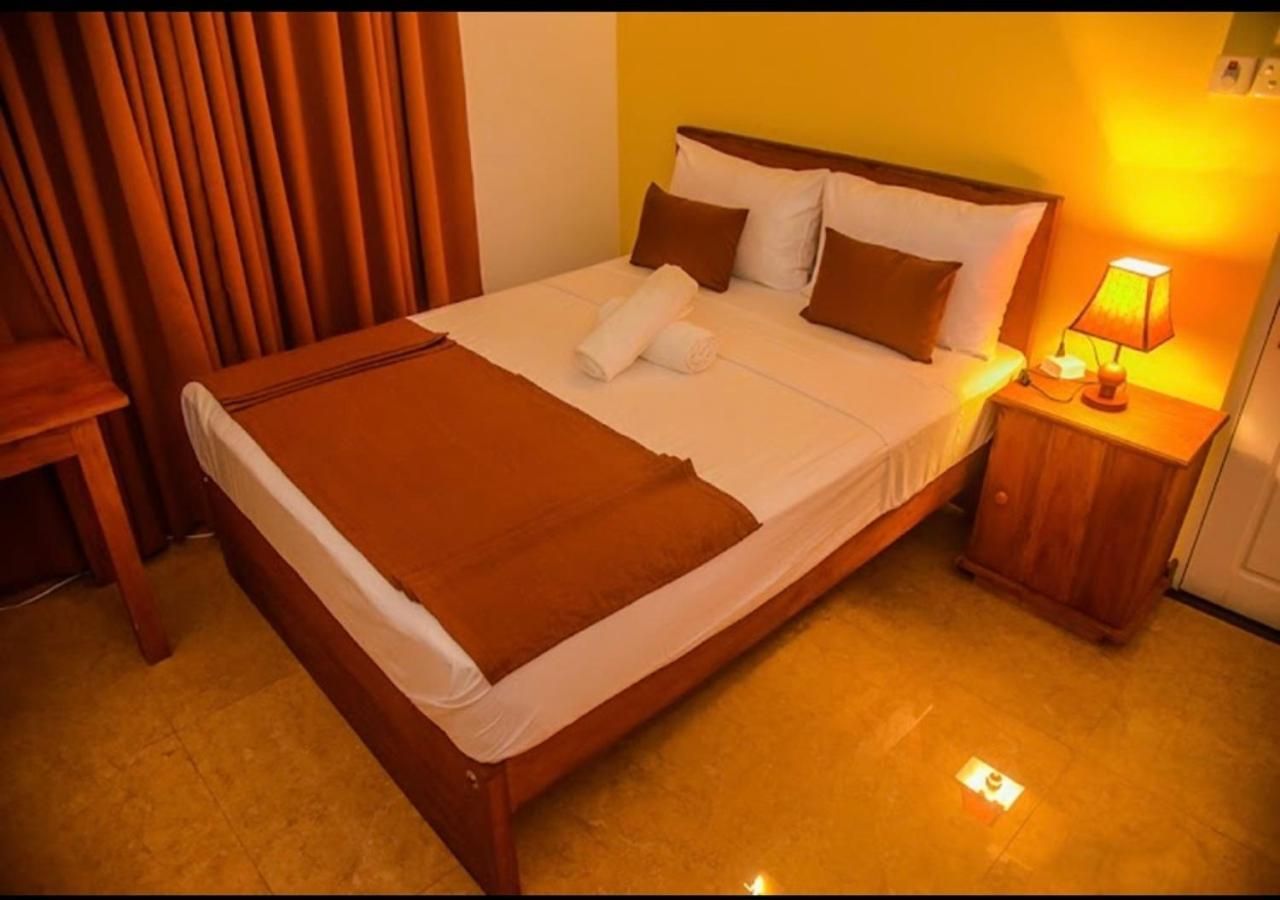 Single Room with Shared Bathroom