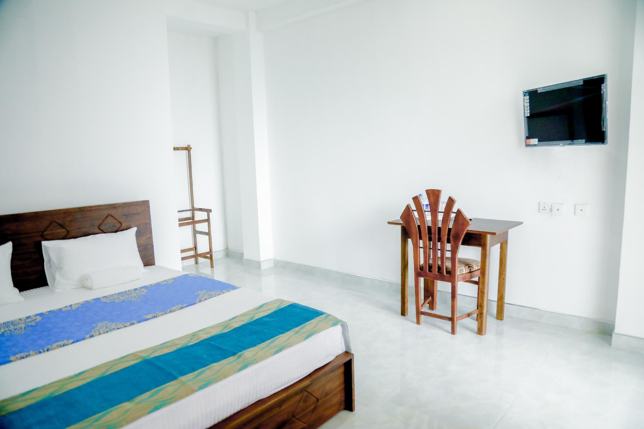 Queen Room with Terrace