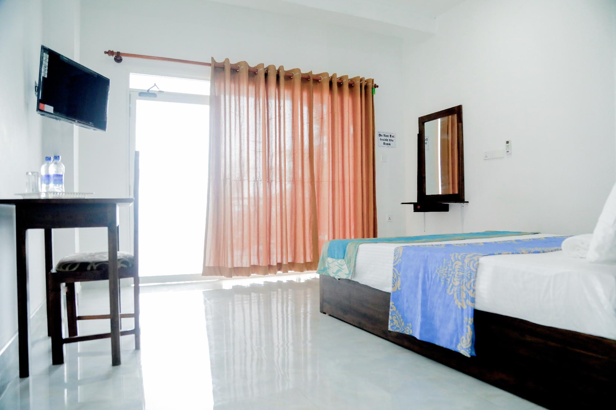 Queen Room with Terrace