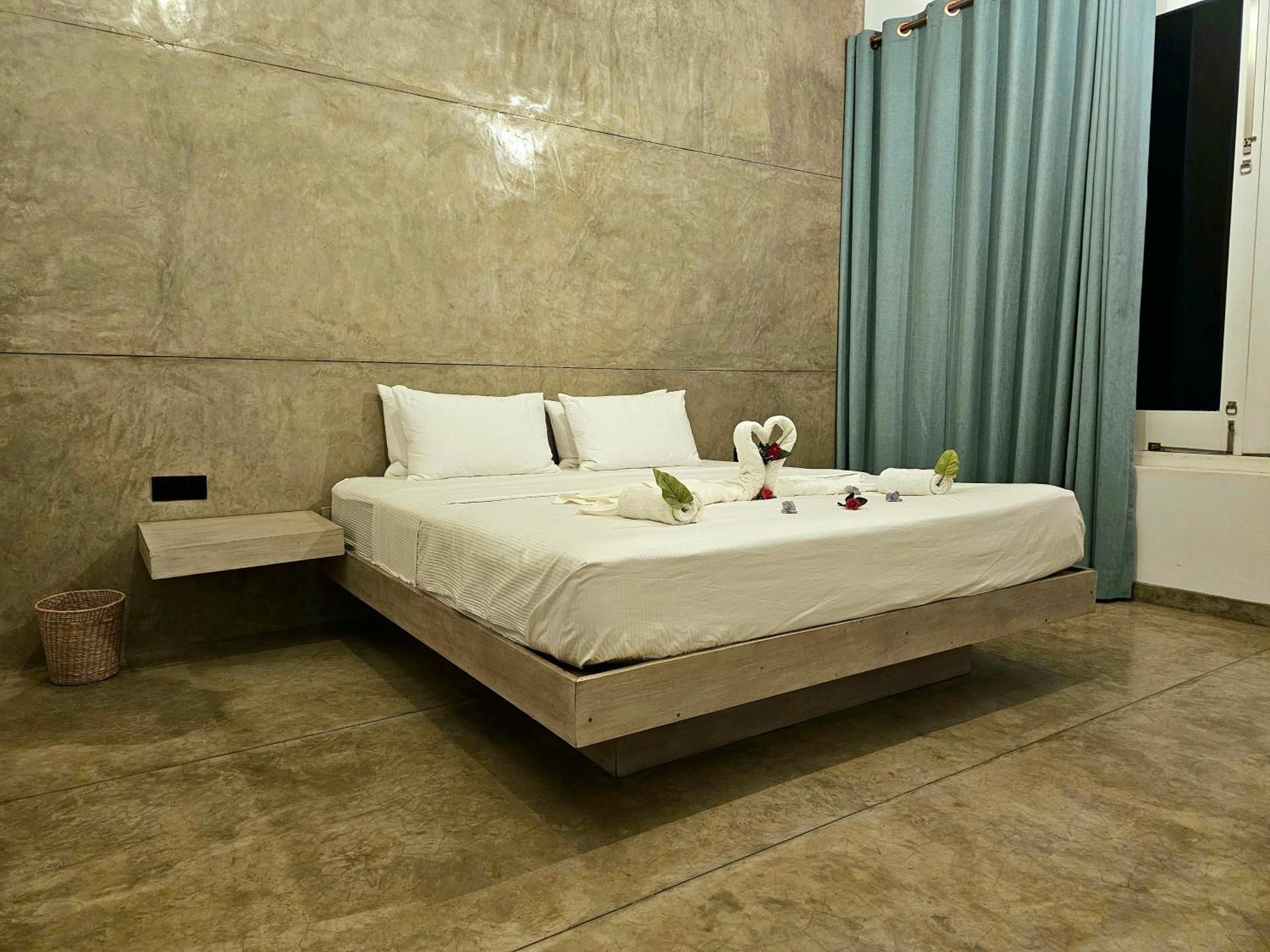 Double or Twin Room with City View