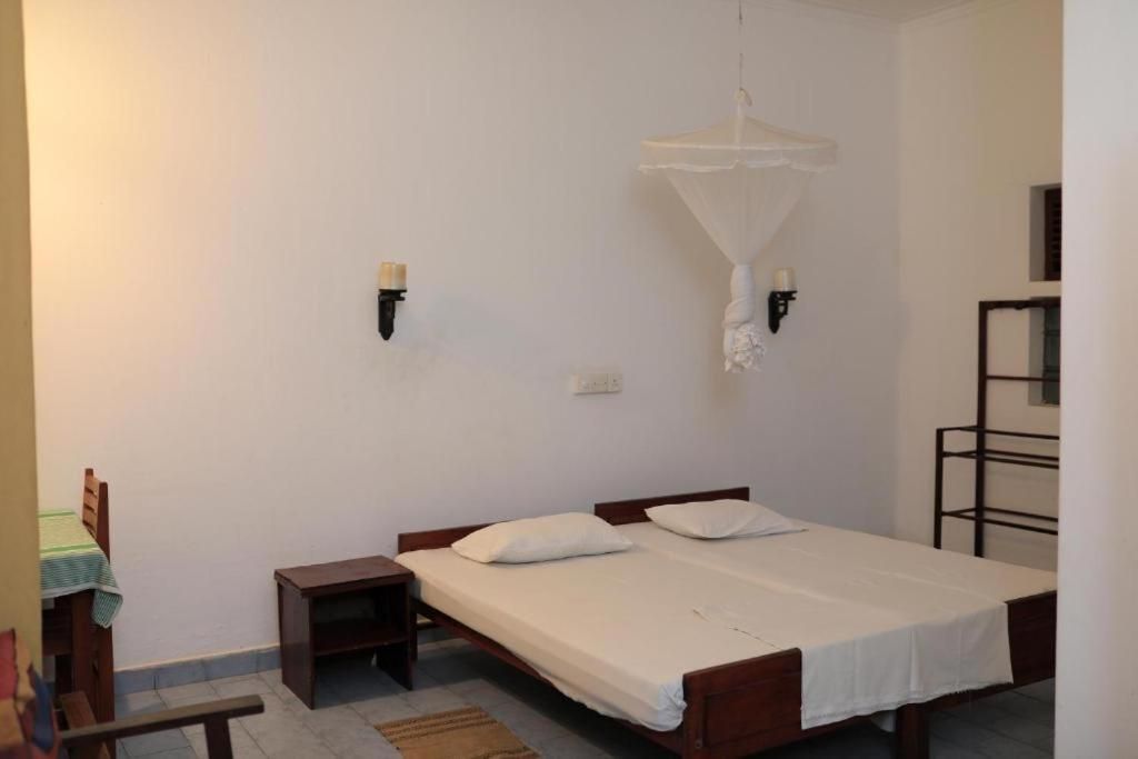 Basic Triple Room