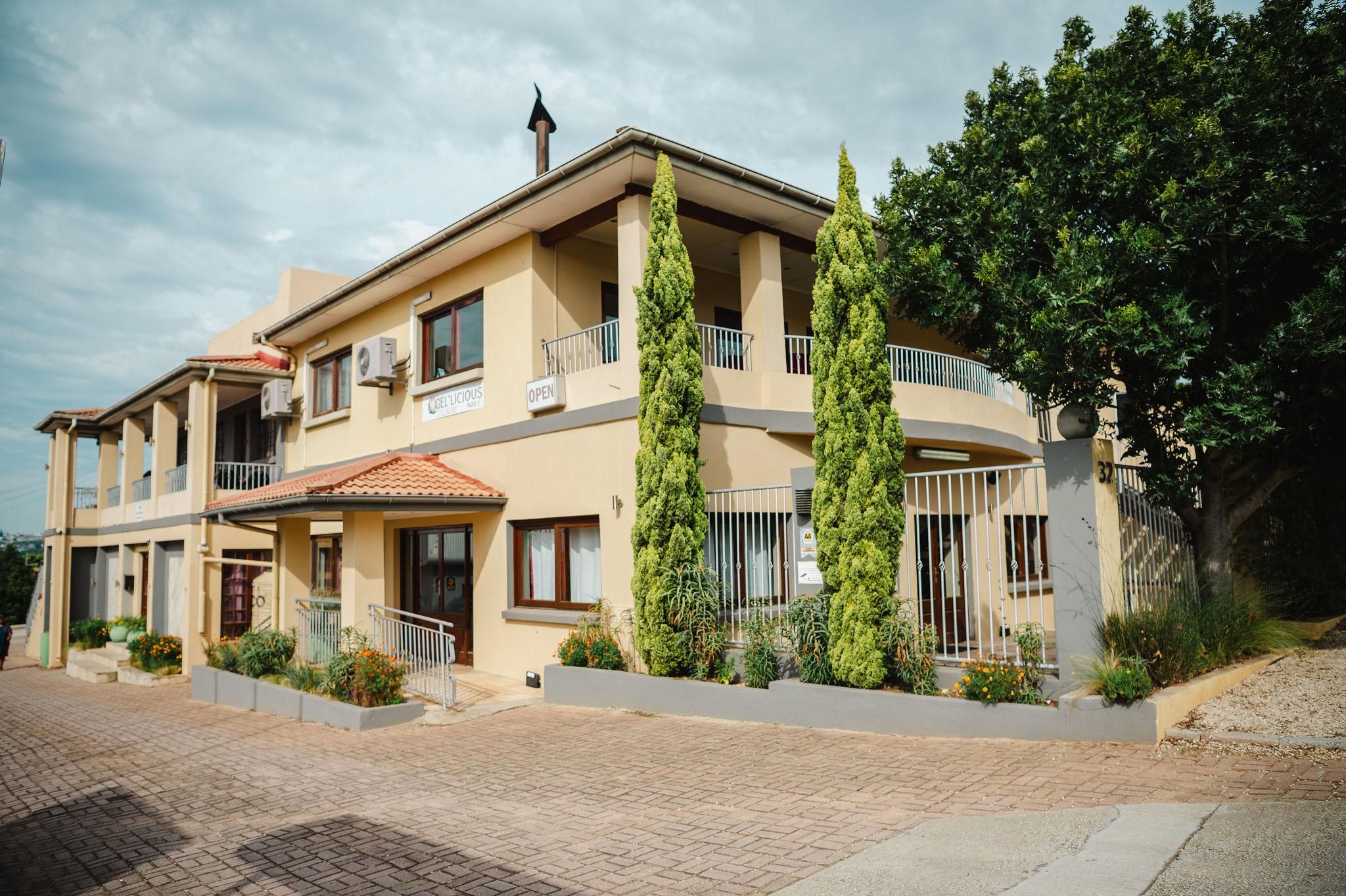 VJ's Guesthouse & Restaurant