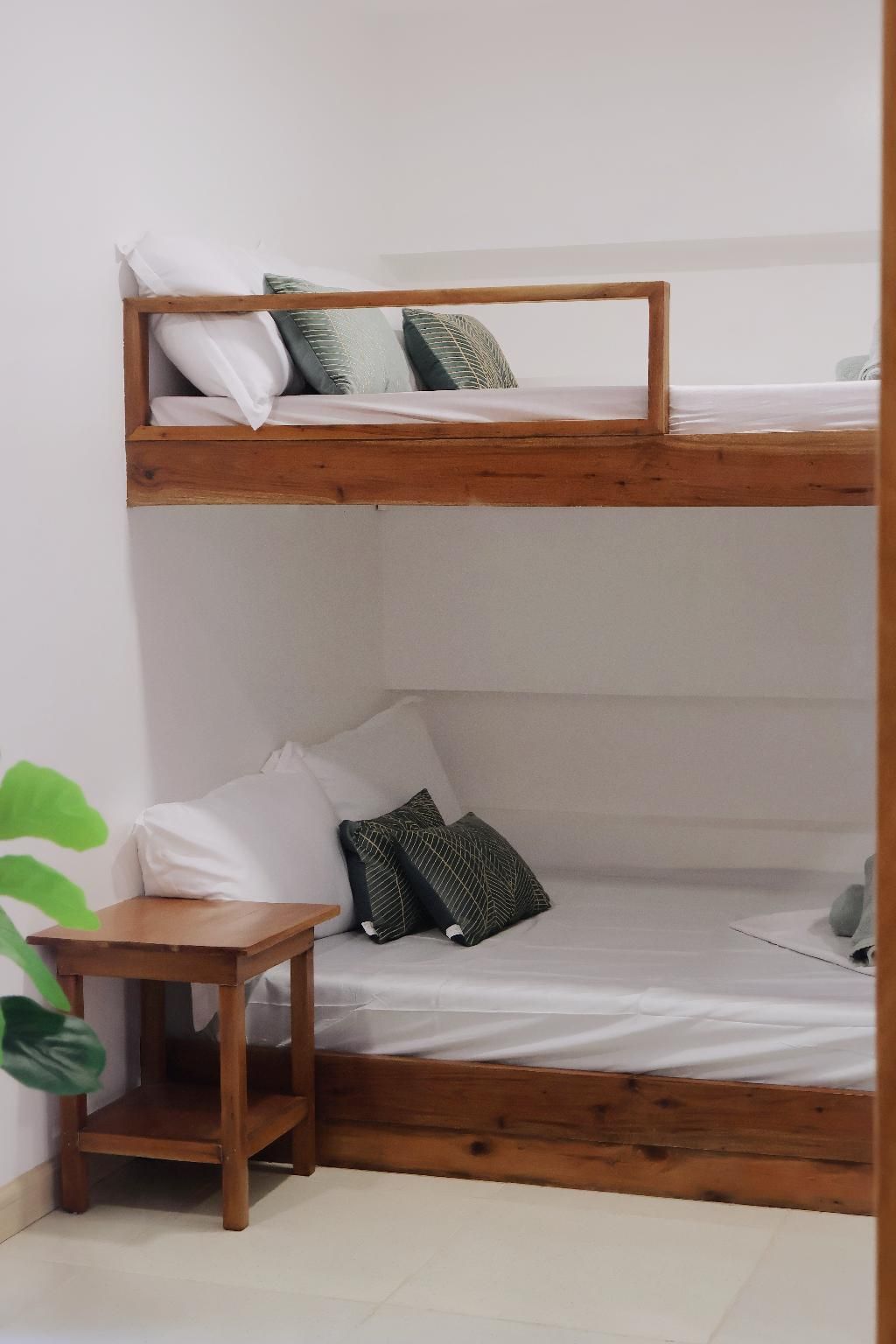 Senare Boracay Hotel Quadruple Room with Bathroom