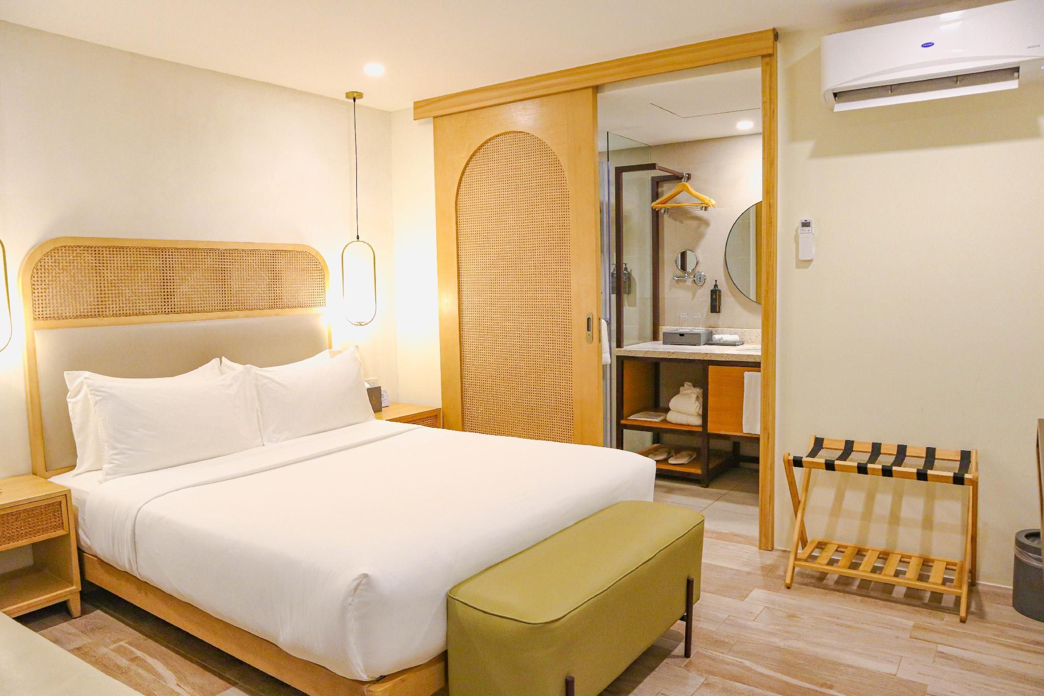 MANDARIN NEST BORACAY Deluxe Queen with Daybed