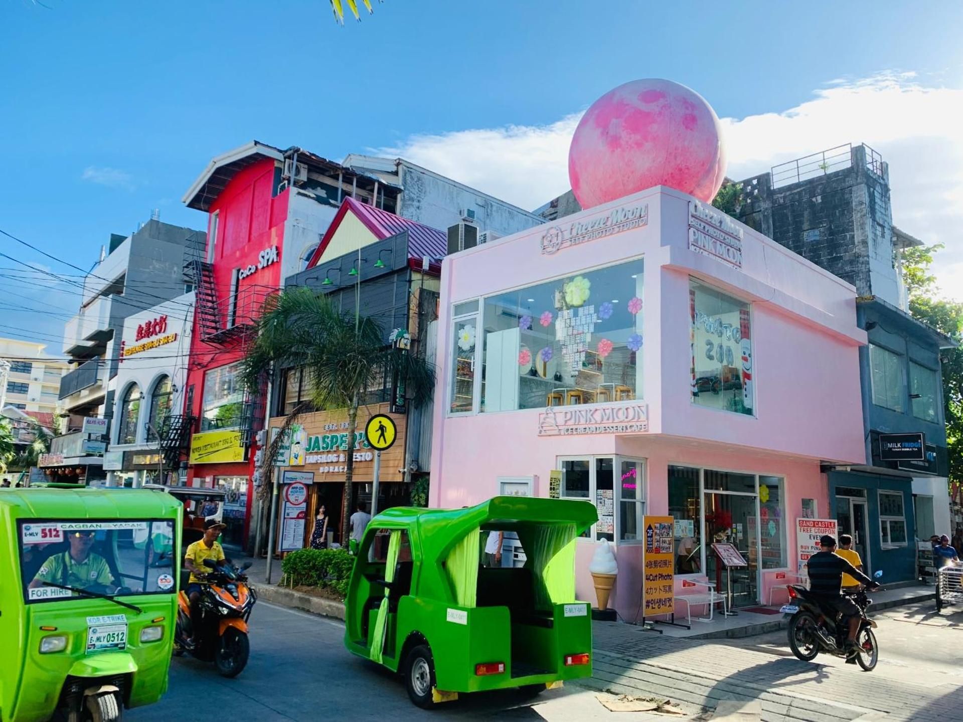 Glo's Space Boracay Dmall By TripzyFun