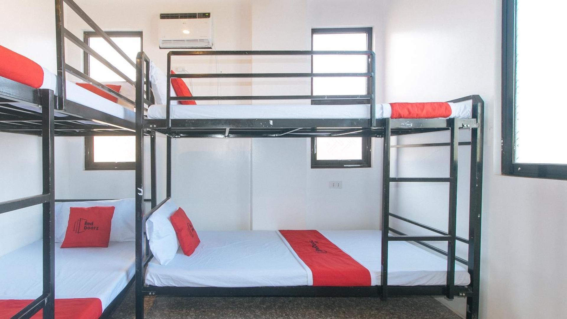 RedDoorz Single Bed in 8 Bed Mixed Dormitory