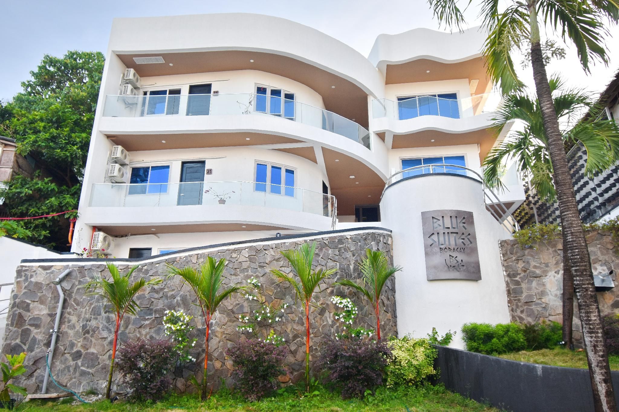 BLUE SUITES BORACAY