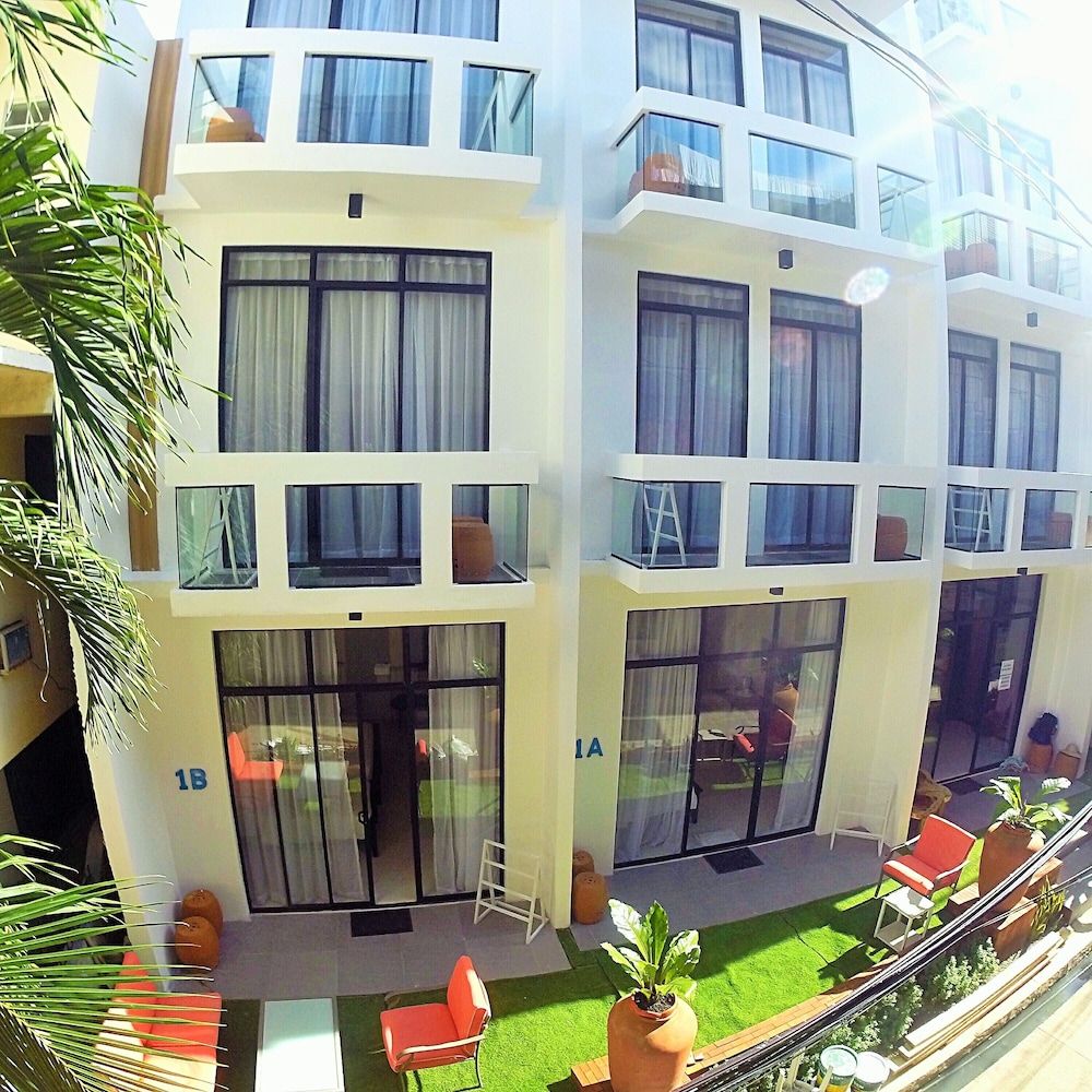 Luxx Boutique Boracay