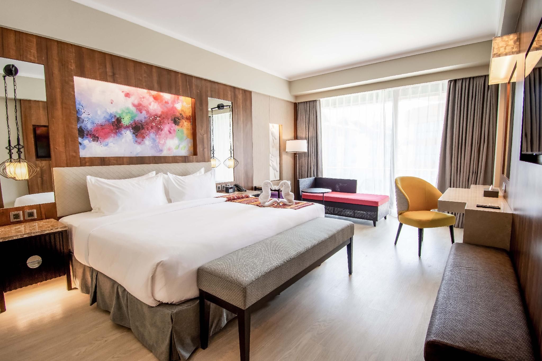 East Grand Deluxe Pool View King