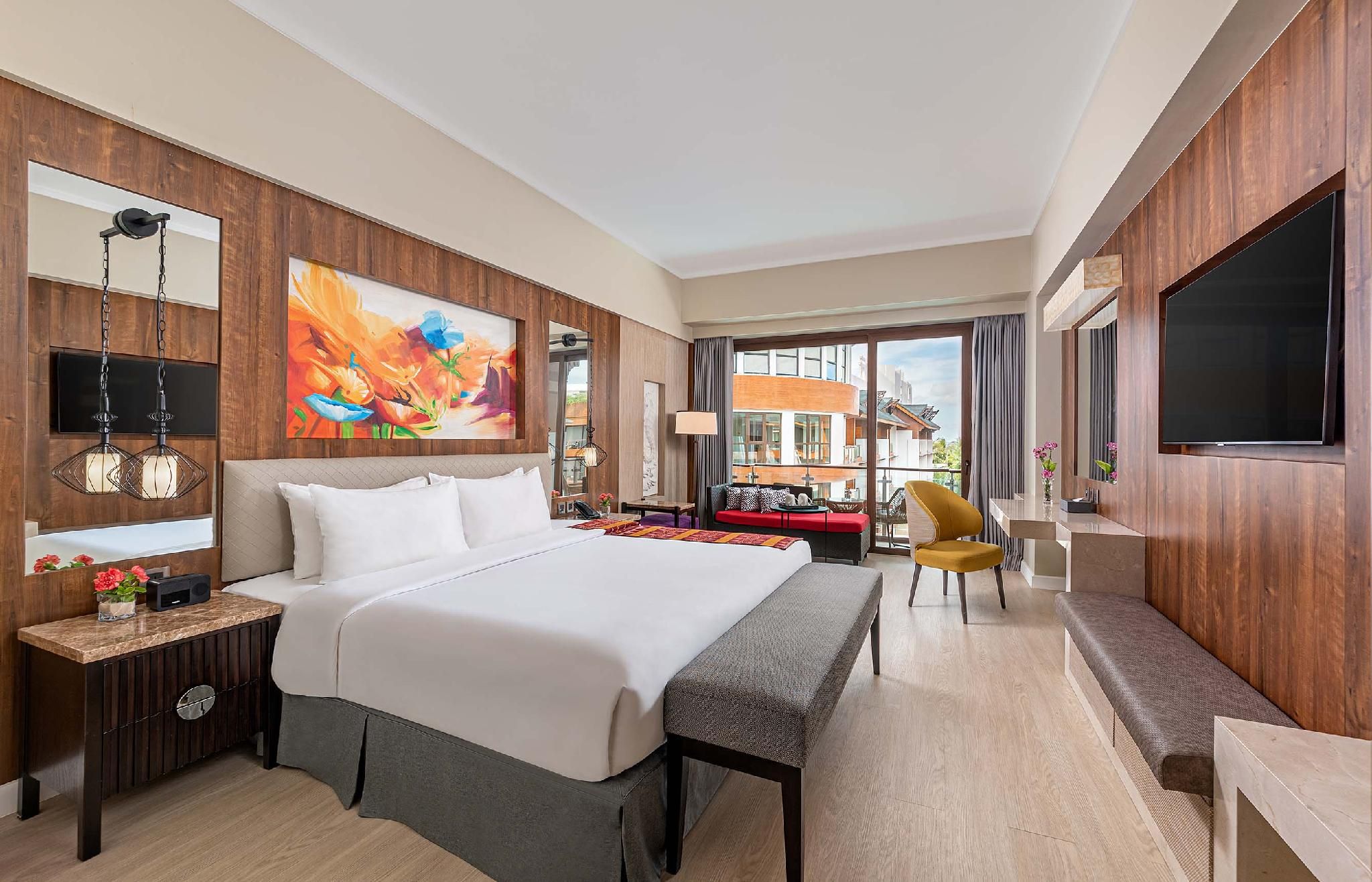 East Grand Deluxe Pool View King