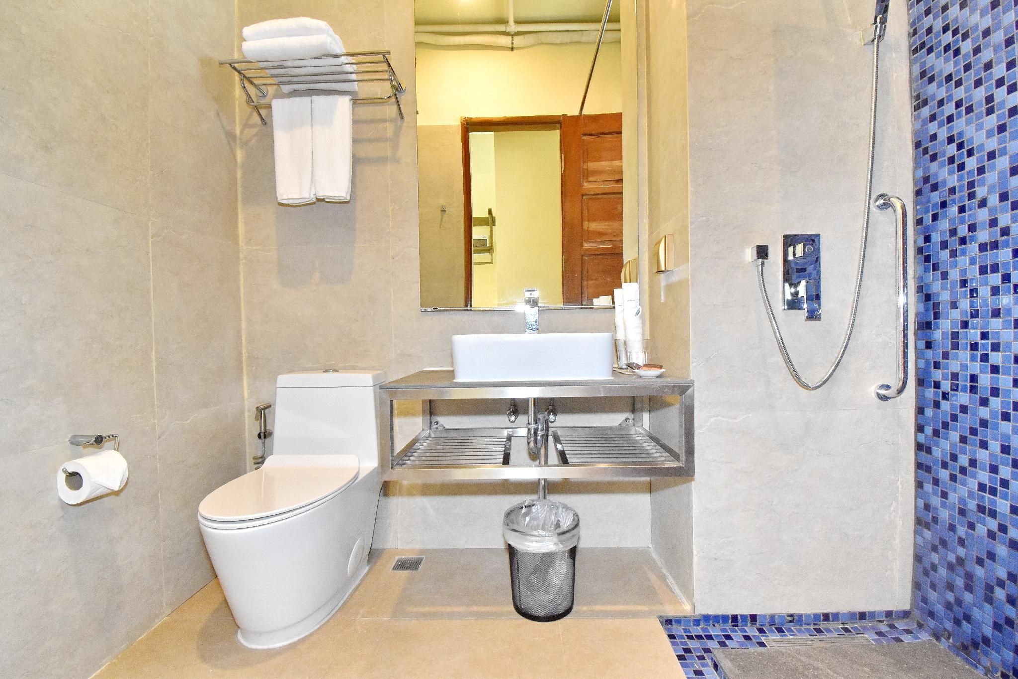 OSEIDON HOTEL BORACAY Premier Room 2