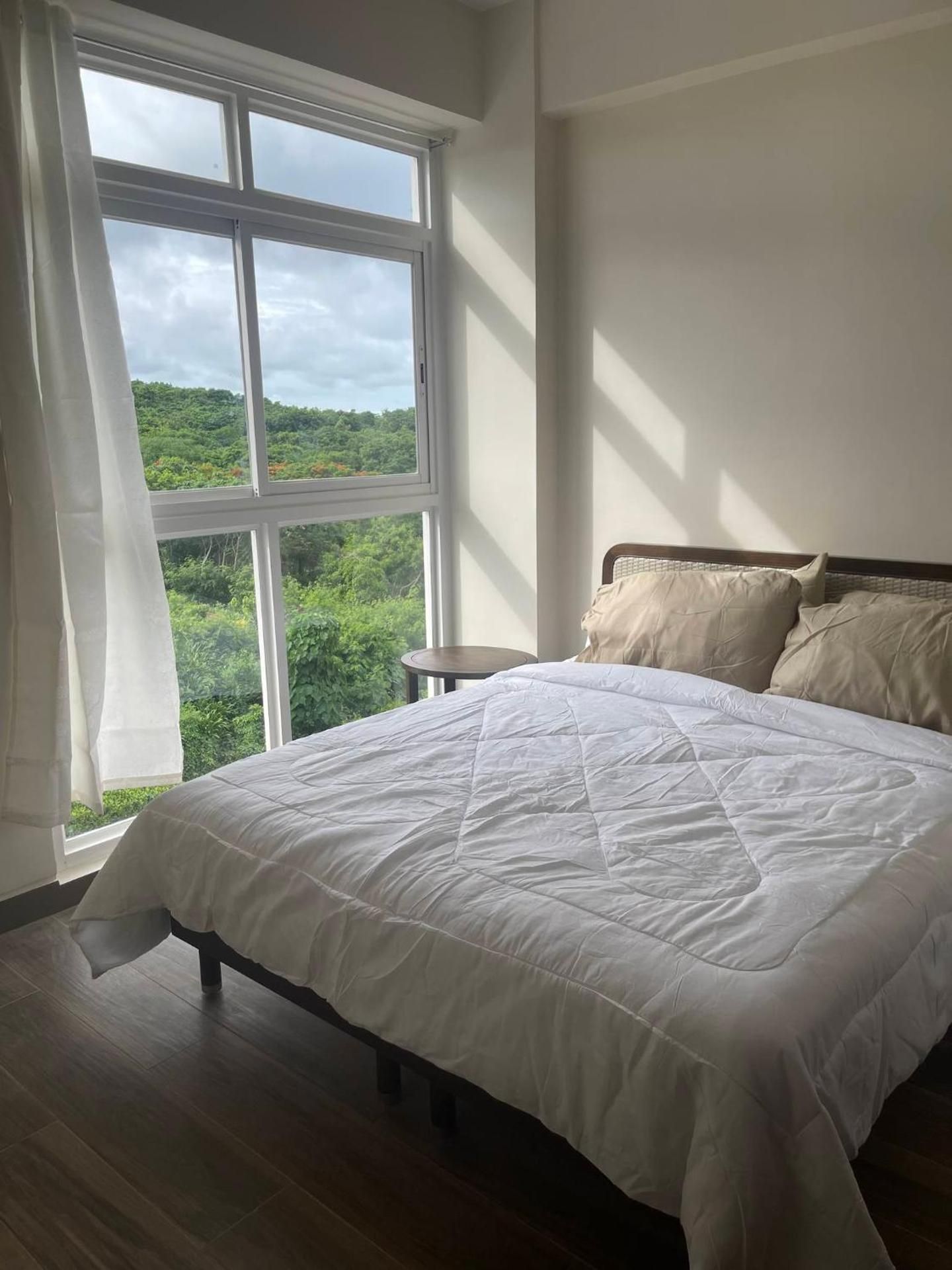 One-Bedroom Apartment with Terrace