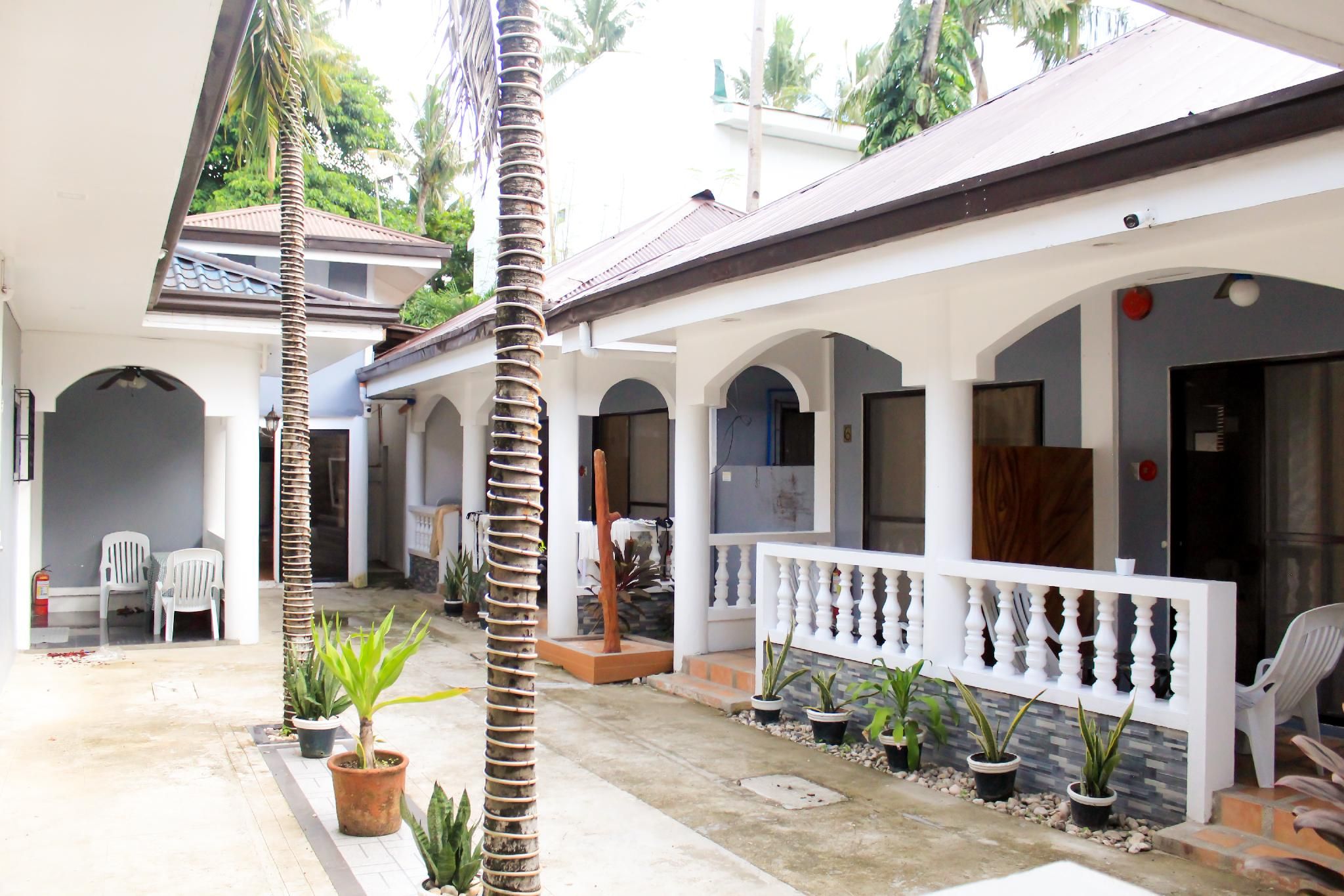 Monallan Boracay Hotel