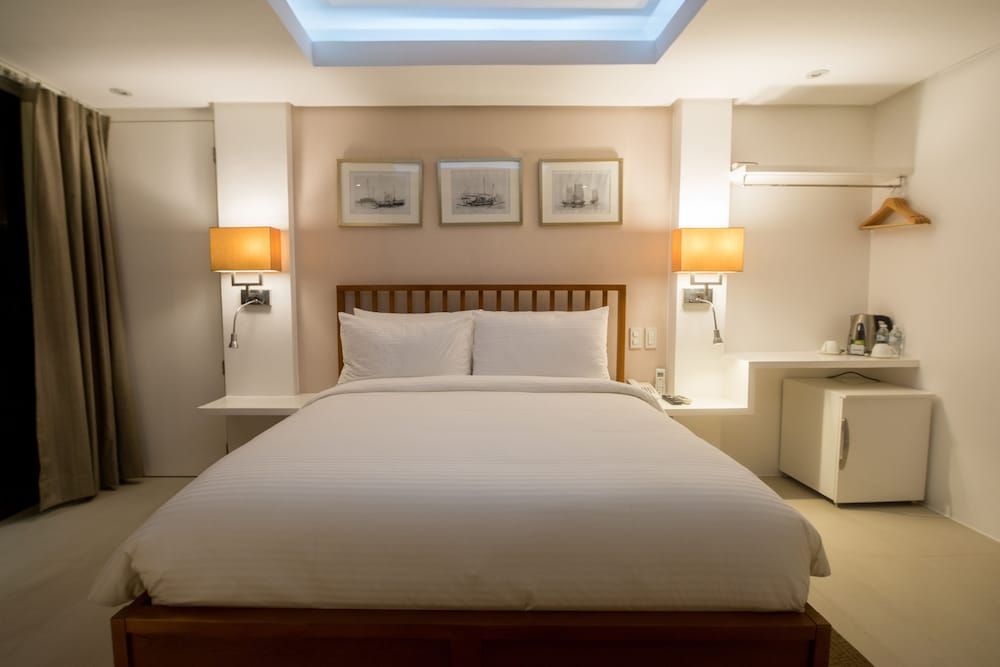 Signature Boracay Blue Grand Suite 6