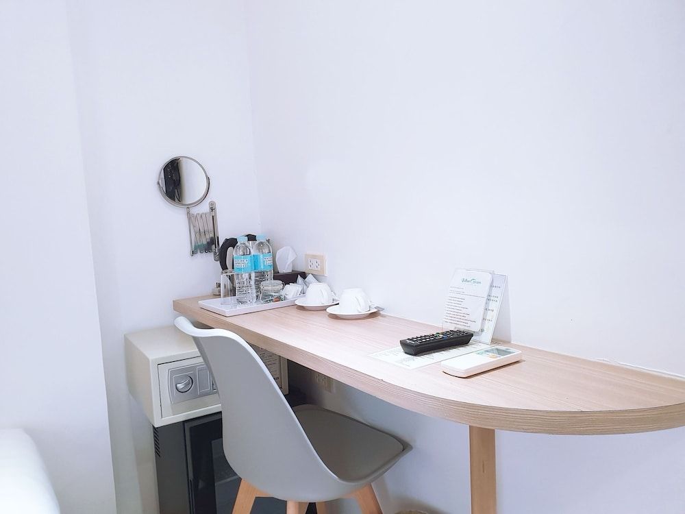 BLUE OCEAN BOUTIQUE HOTEL (Boracay Island, Philippines) Superior Twin Room 7