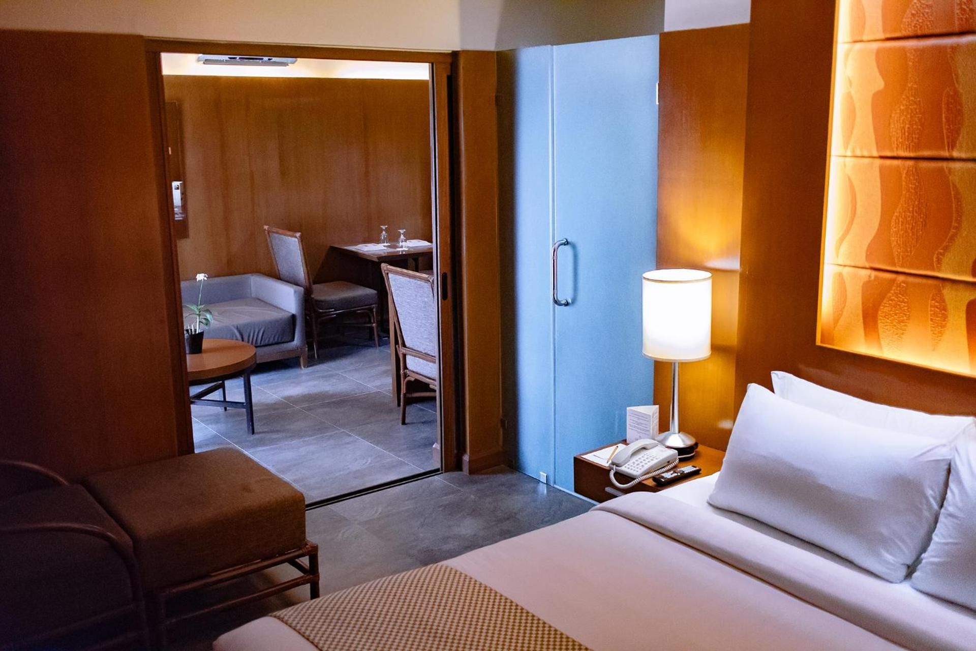 Crown Regency Beach Resort Junior Suite 3