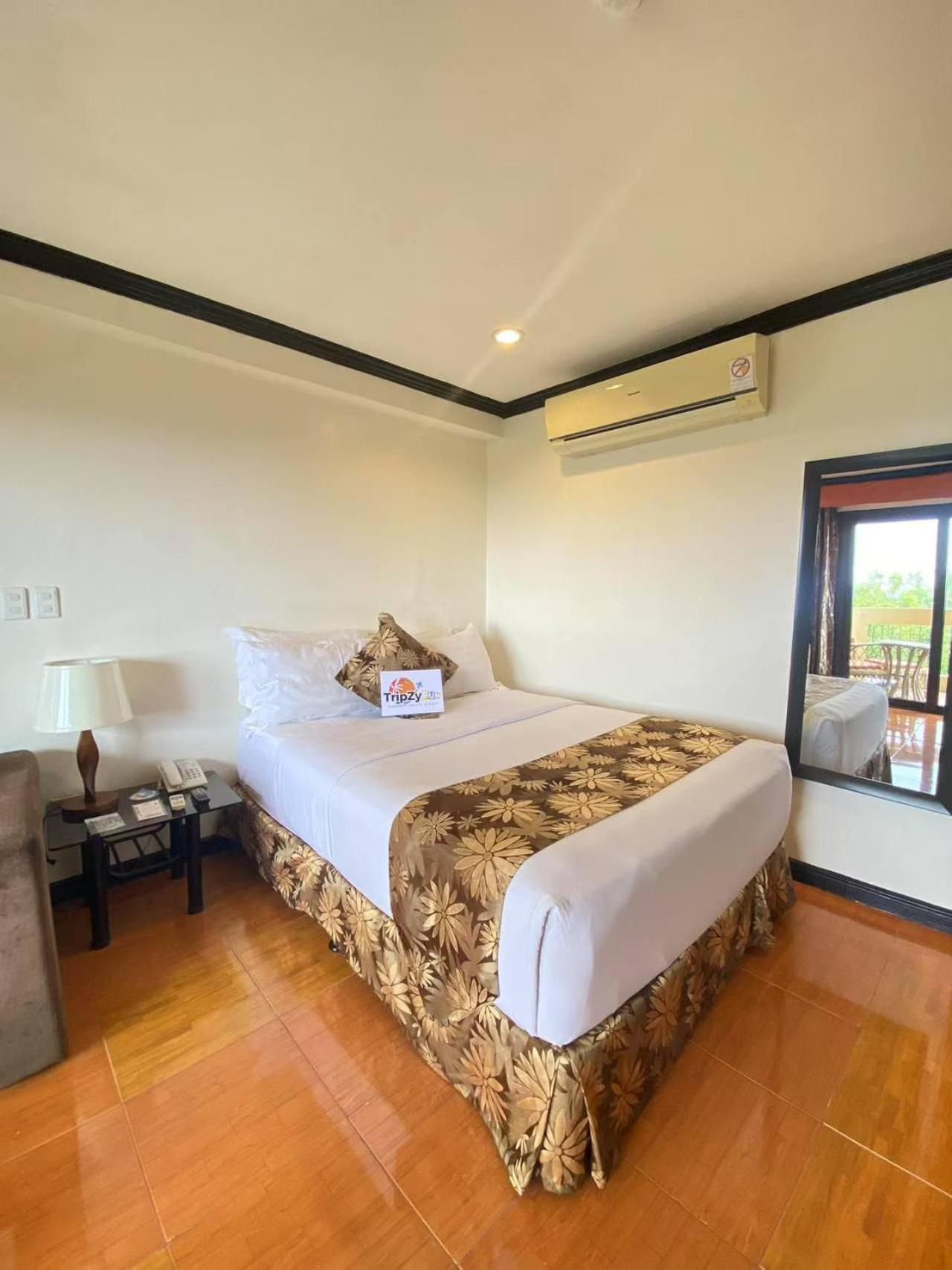 Deluxe Double or Twin Room with Balcony