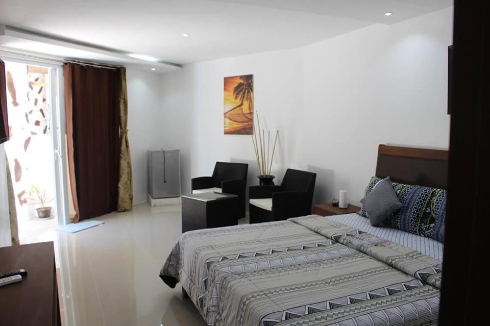 Deluxe Double Room with Side Sea View