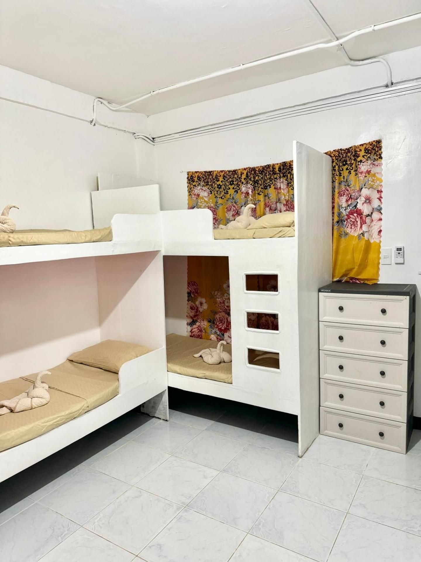 8-Bed Mixed Dormitory Room