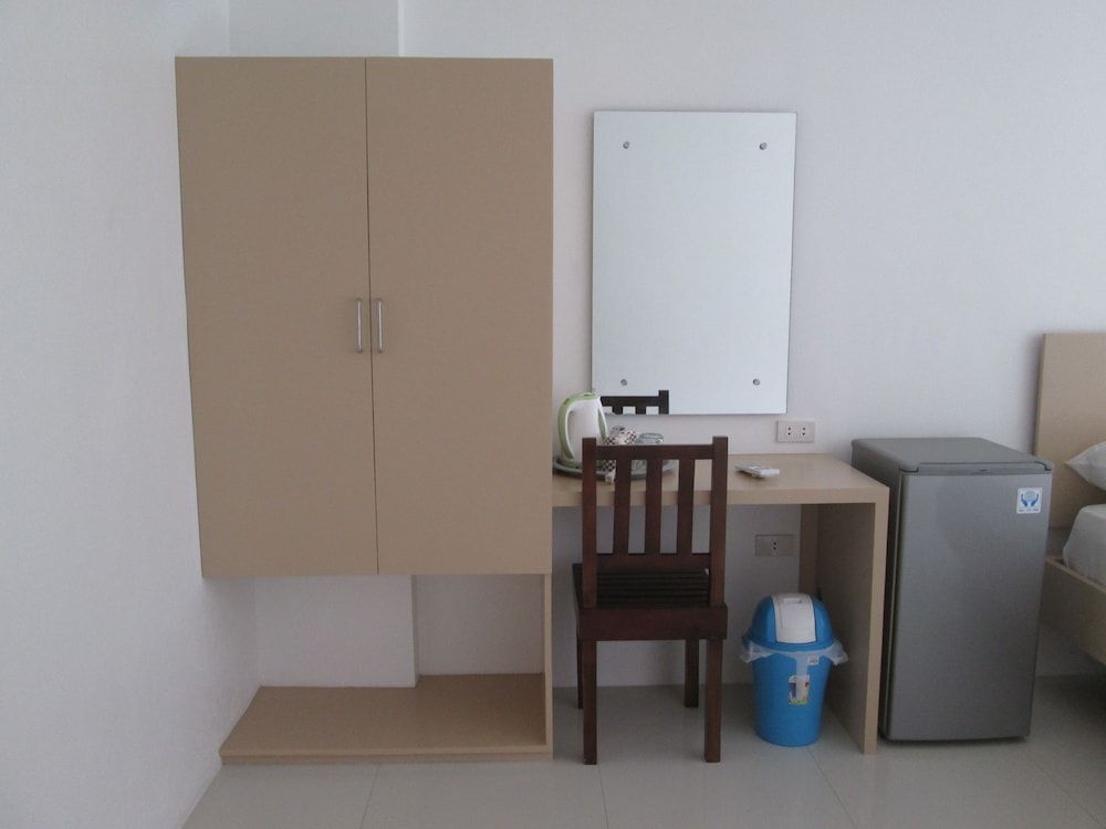 Jeffrey S Hotel Family Room 4