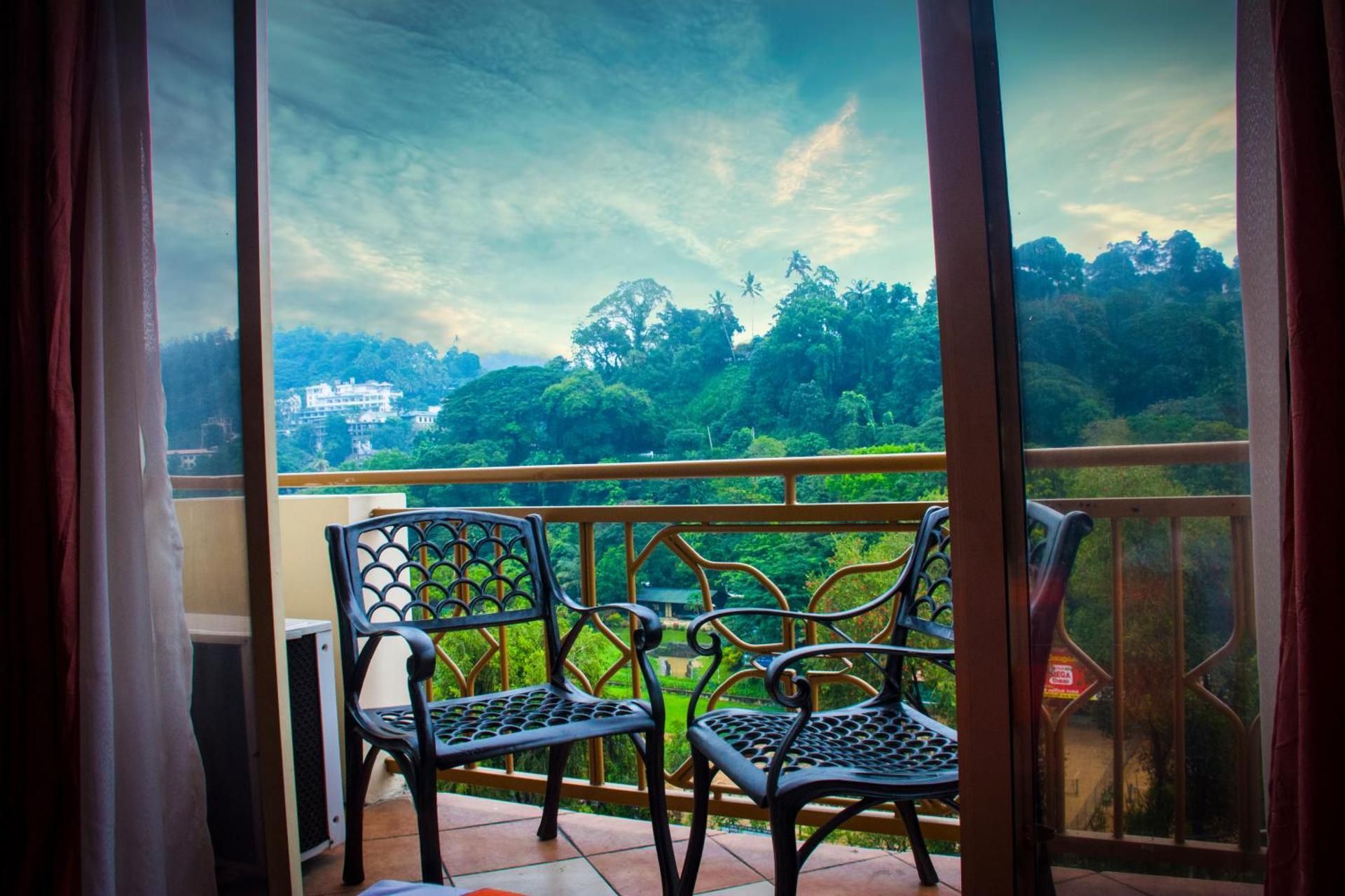 Family Room with Lake View