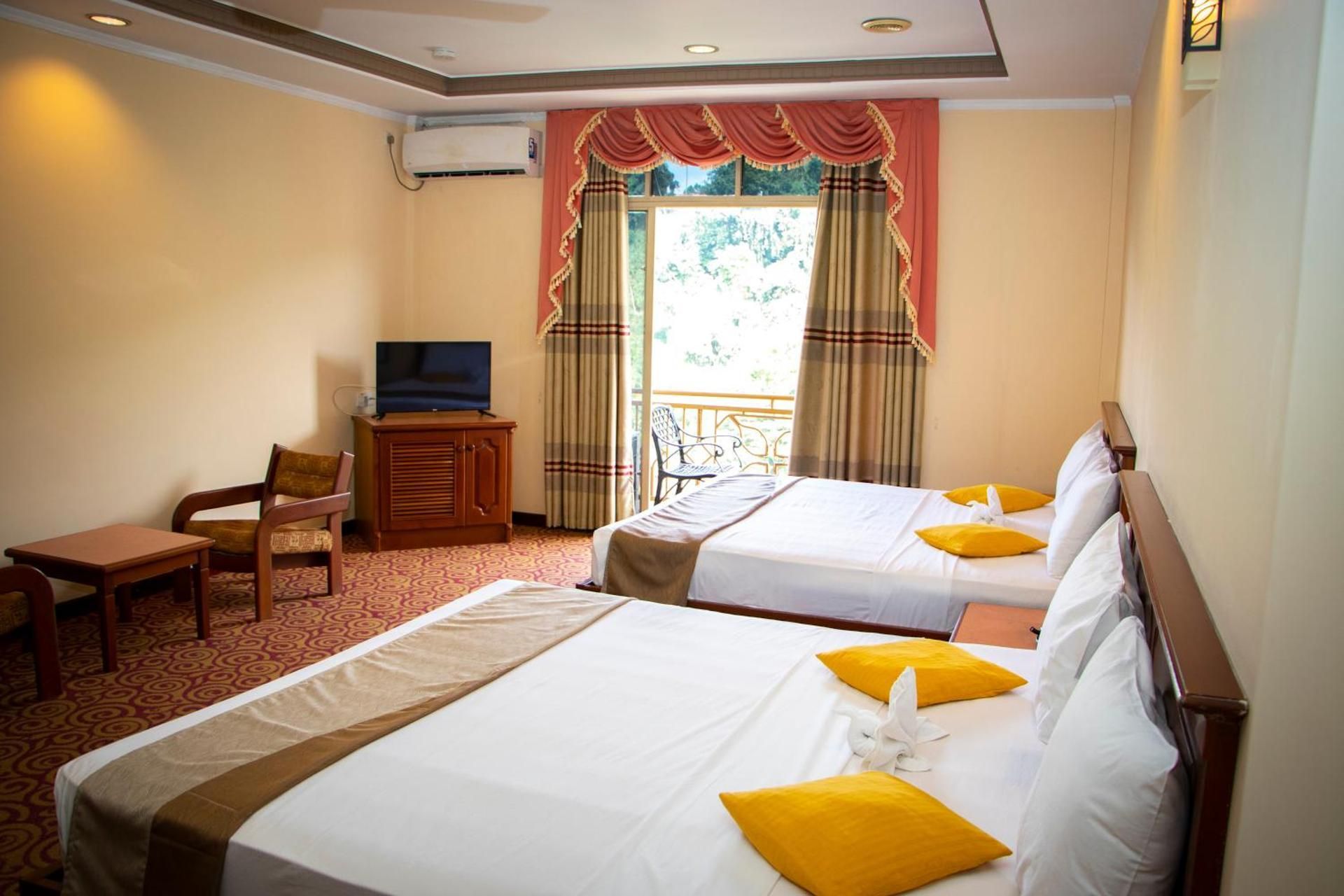 Family Room with Lake View