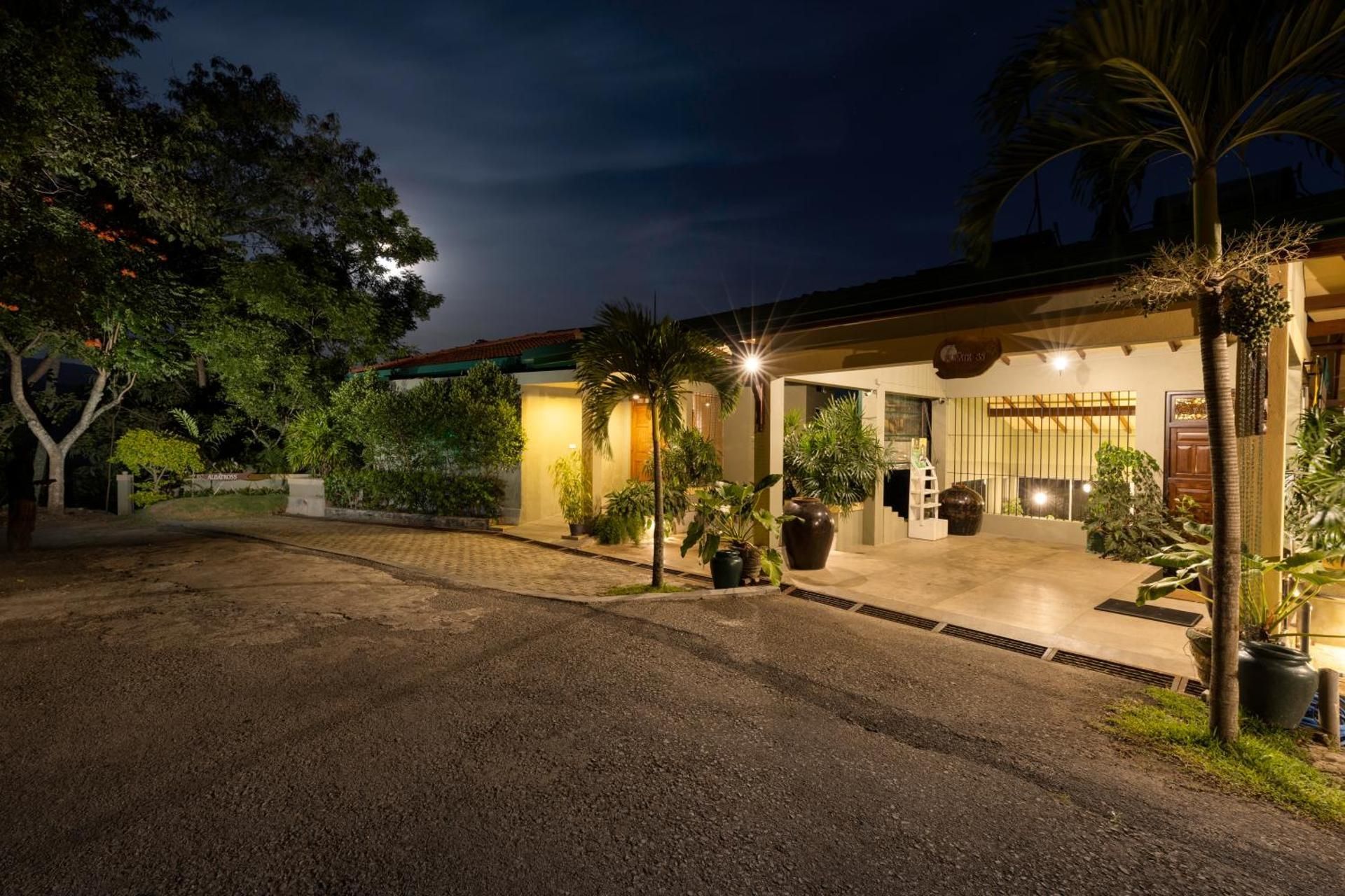 The Albatross, Kandy