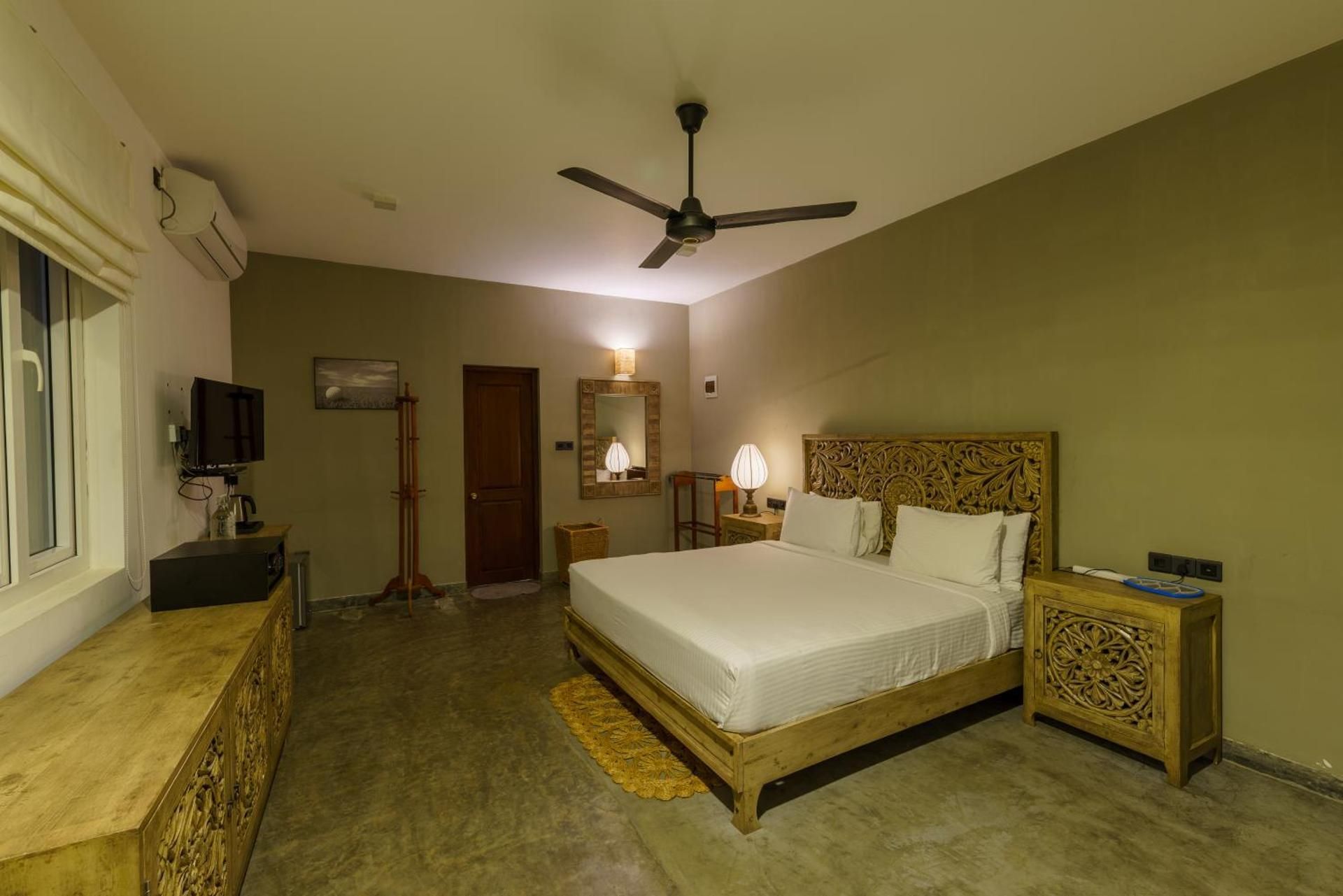 King Room with Lake View