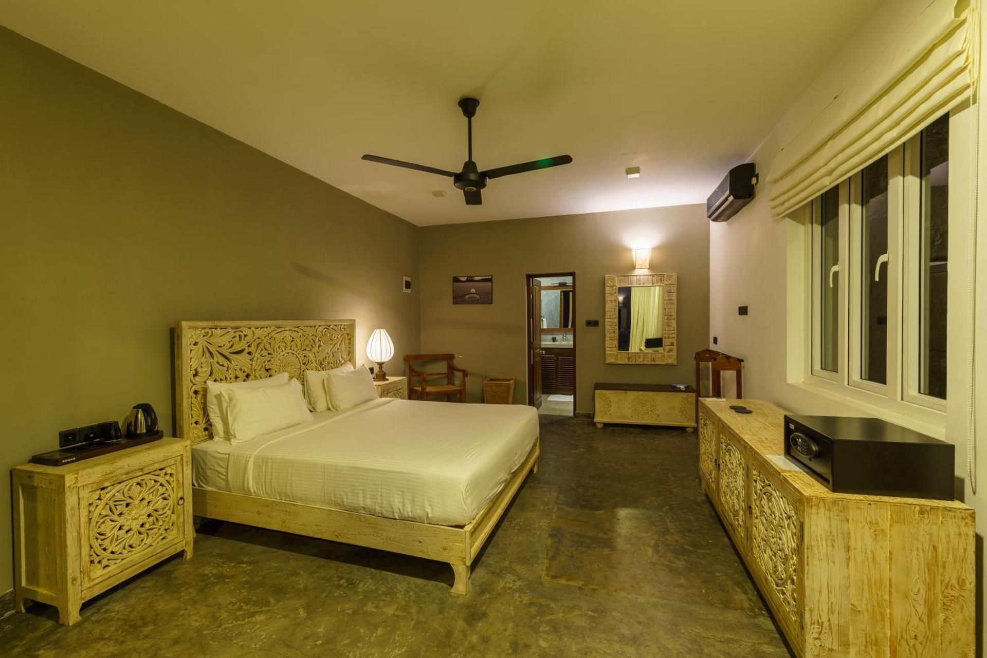 King Room with Lake View