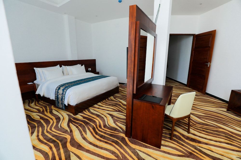 Presidential Suite, 1 King Bed, Mountain View