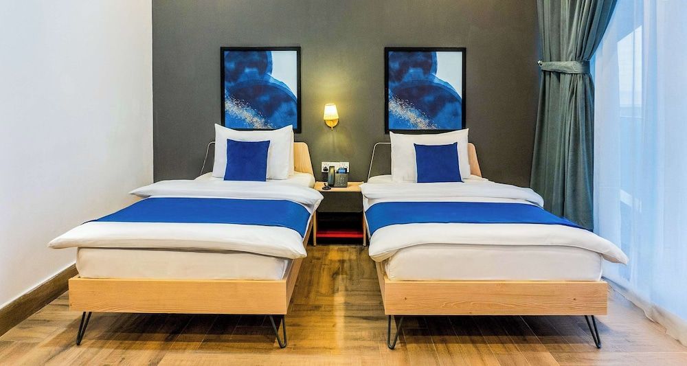 Best Western DHA Hanna Mall Quetta Deluxe Room, 2 Twin Beds, Smoking (Living Room) 4