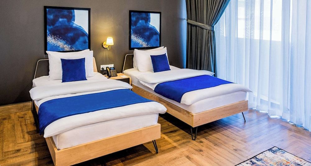 Best Western DHA Hanna Mall Quetta Deluxe Room, 2 Twin Beds, Smoking (Living Room) 2