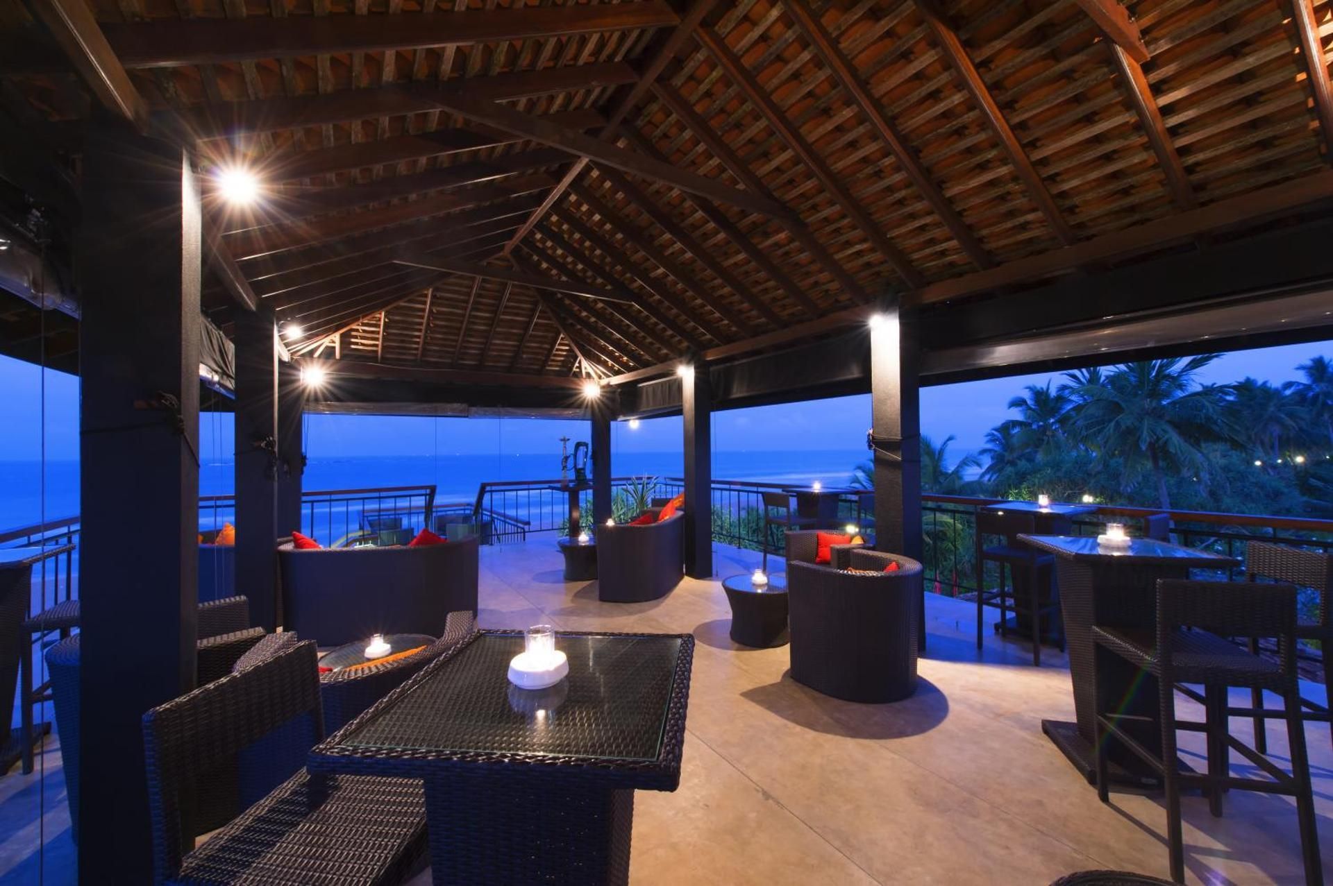 shared lounge/tv area