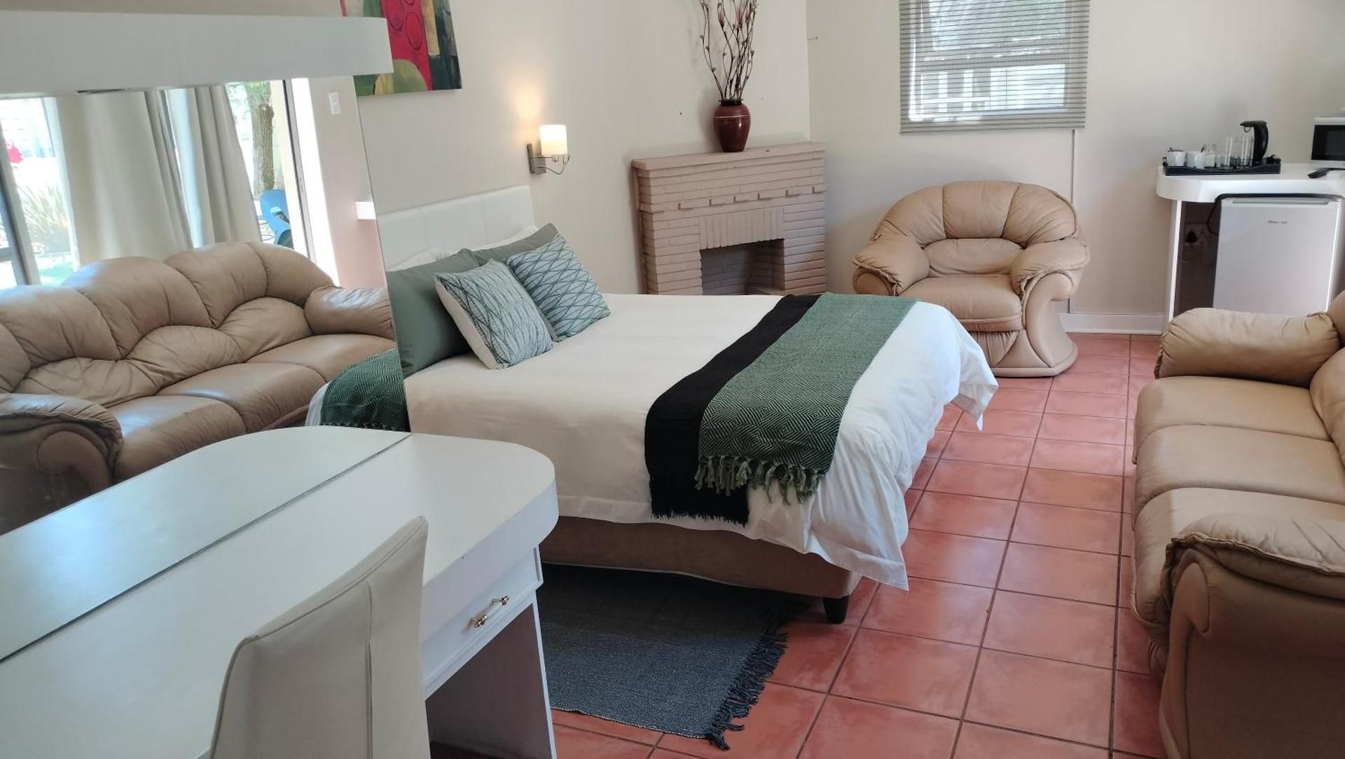 Deluxe Queen Room