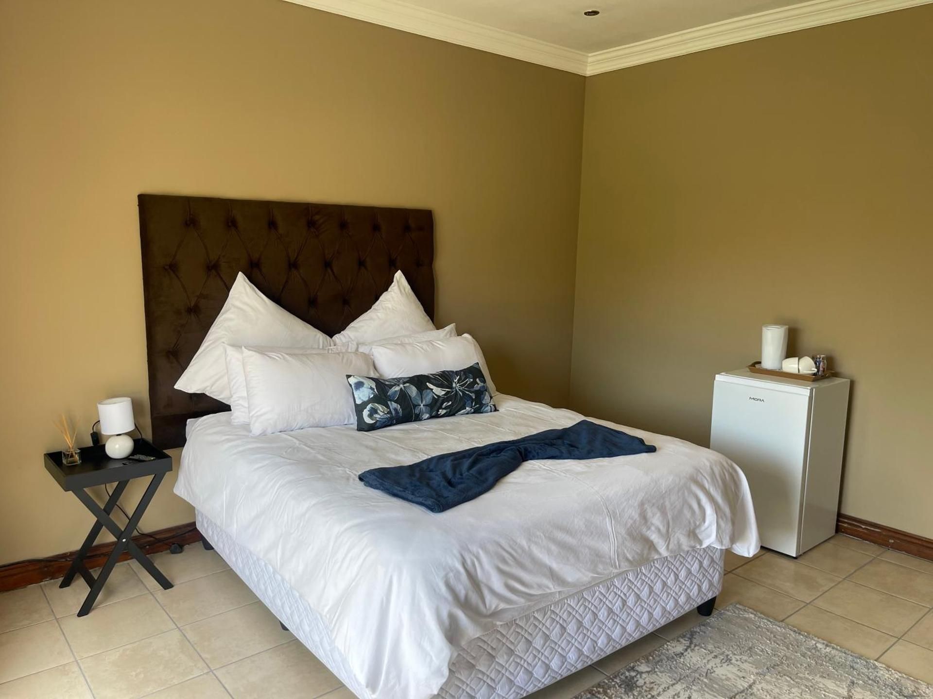 Queen Room with Pool View