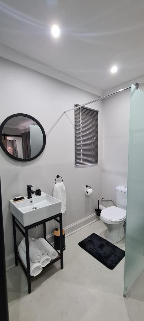 One-Bedroom Apartment - Annex