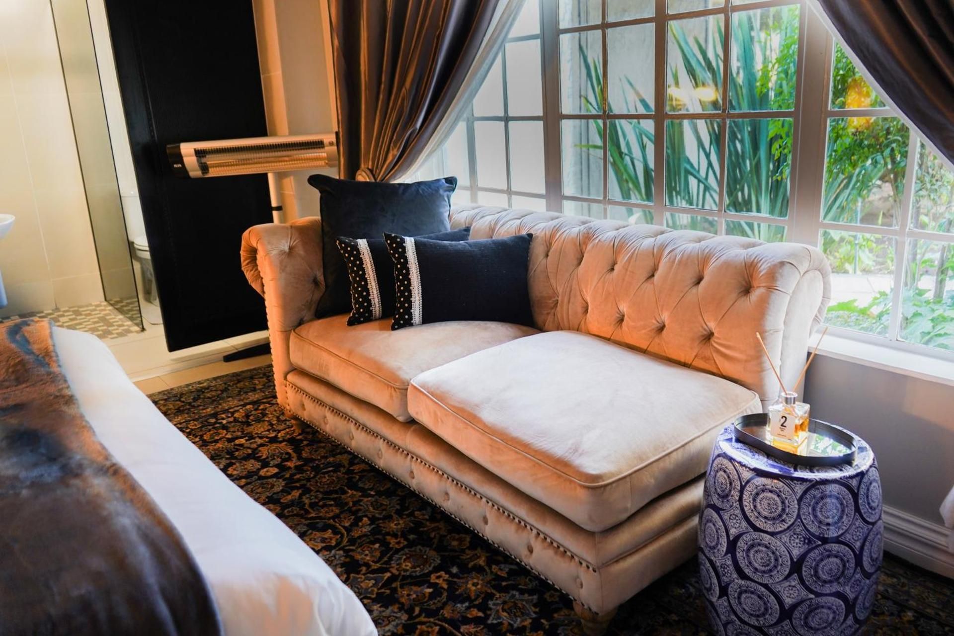 Queen Room with Garden View