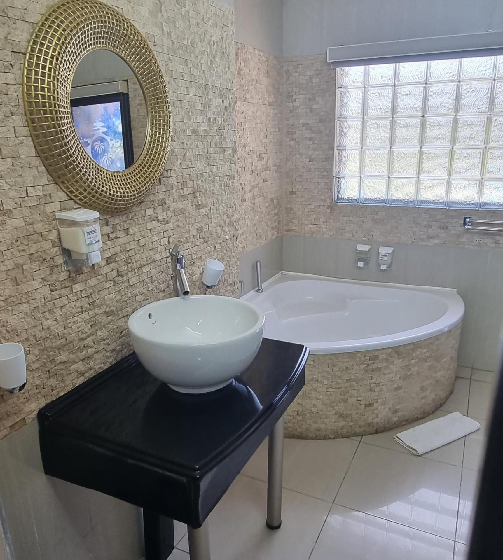 Luxury Queen Room