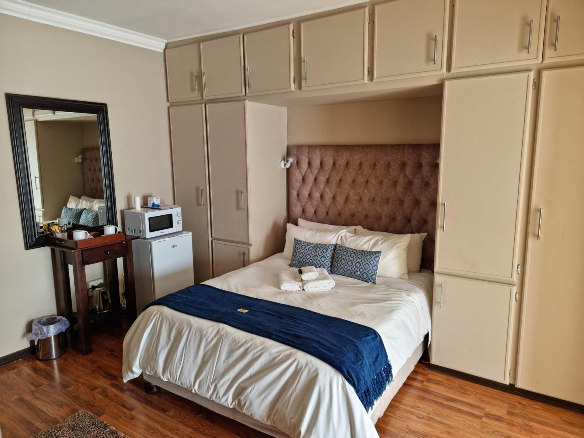 Luxury Queen Room