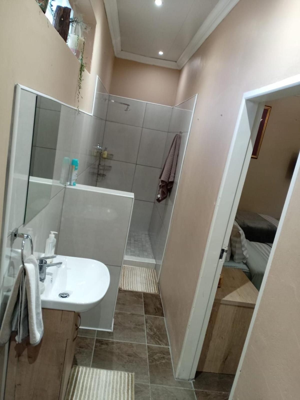 Double or Twin Room with Shower