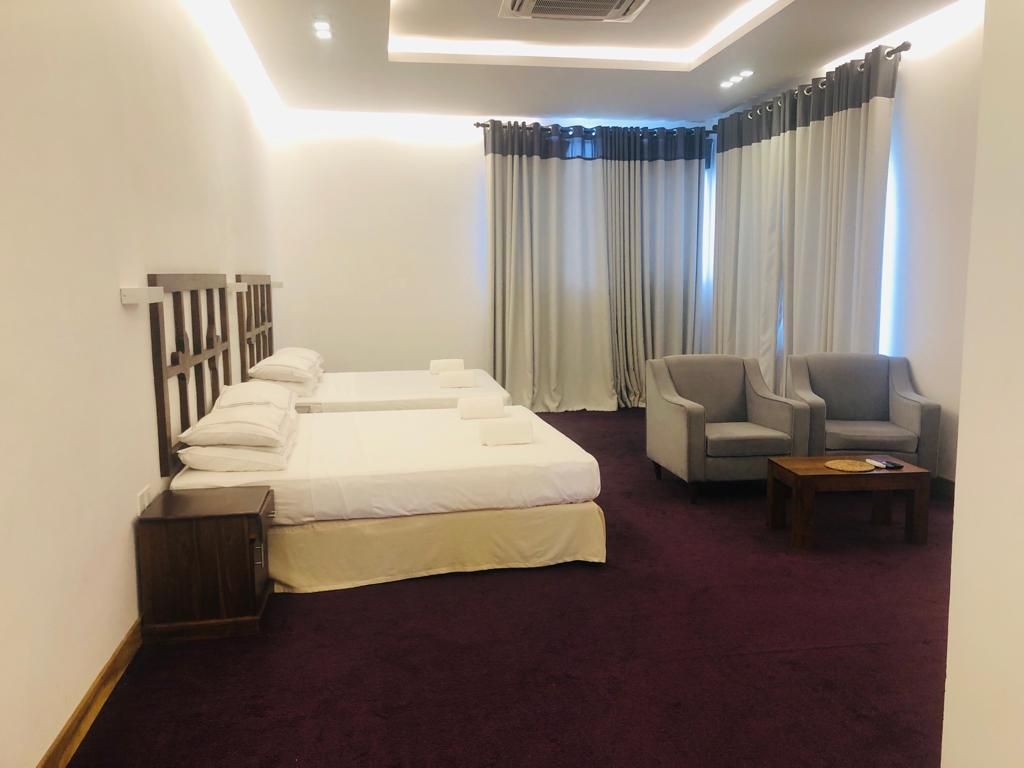 Deluxe Family Room
