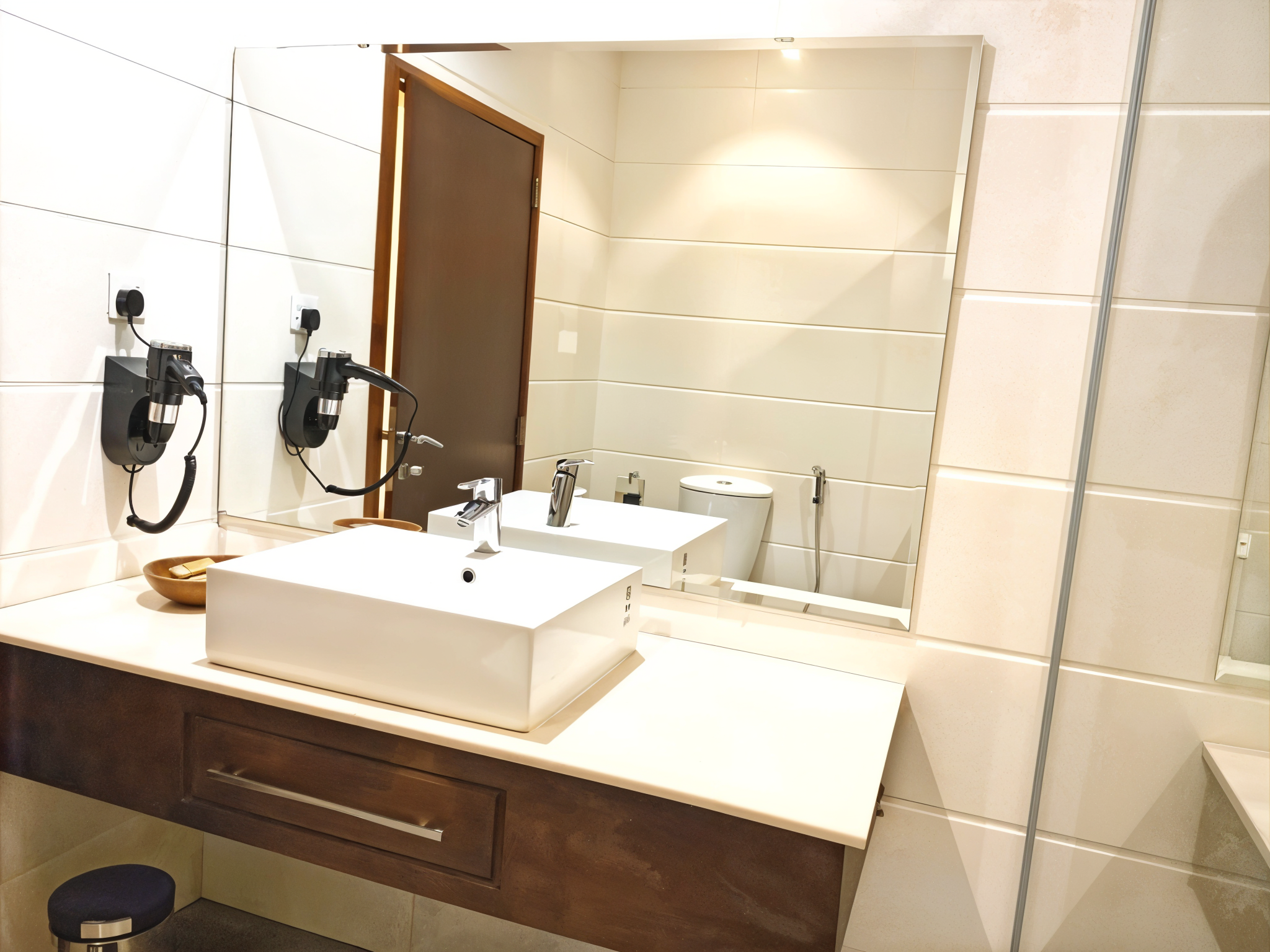 Avasta Resort Wijaya Leisure Deluxe Double Room 3