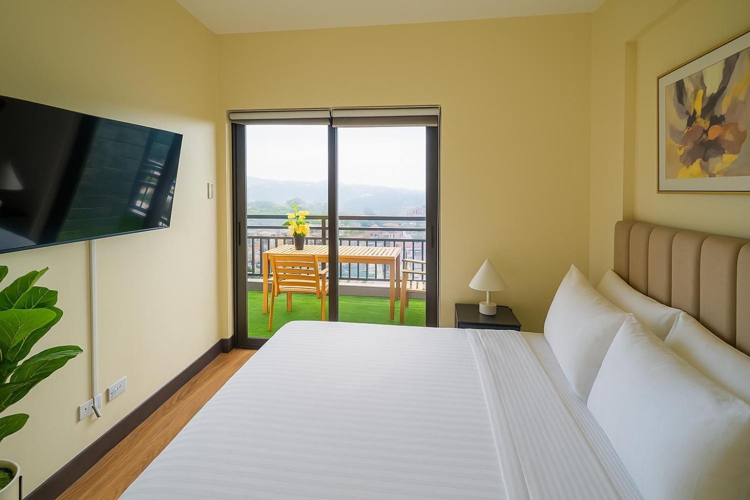 Suite with Mountain View